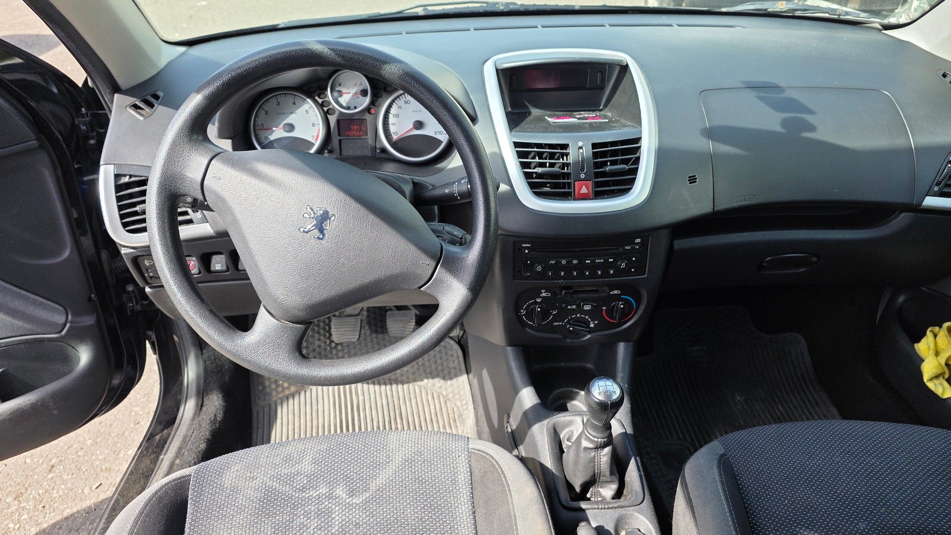 PEUGEOT 206+ 1.4 Trendy-image-9