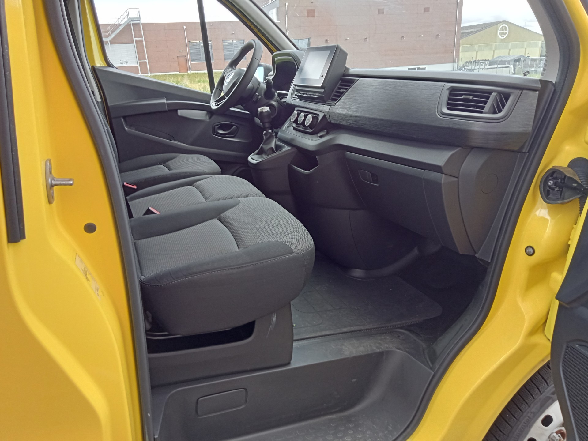 RENAULT Trafic 2.0 Blue dCi110 Advance L1H1 EN-image-3