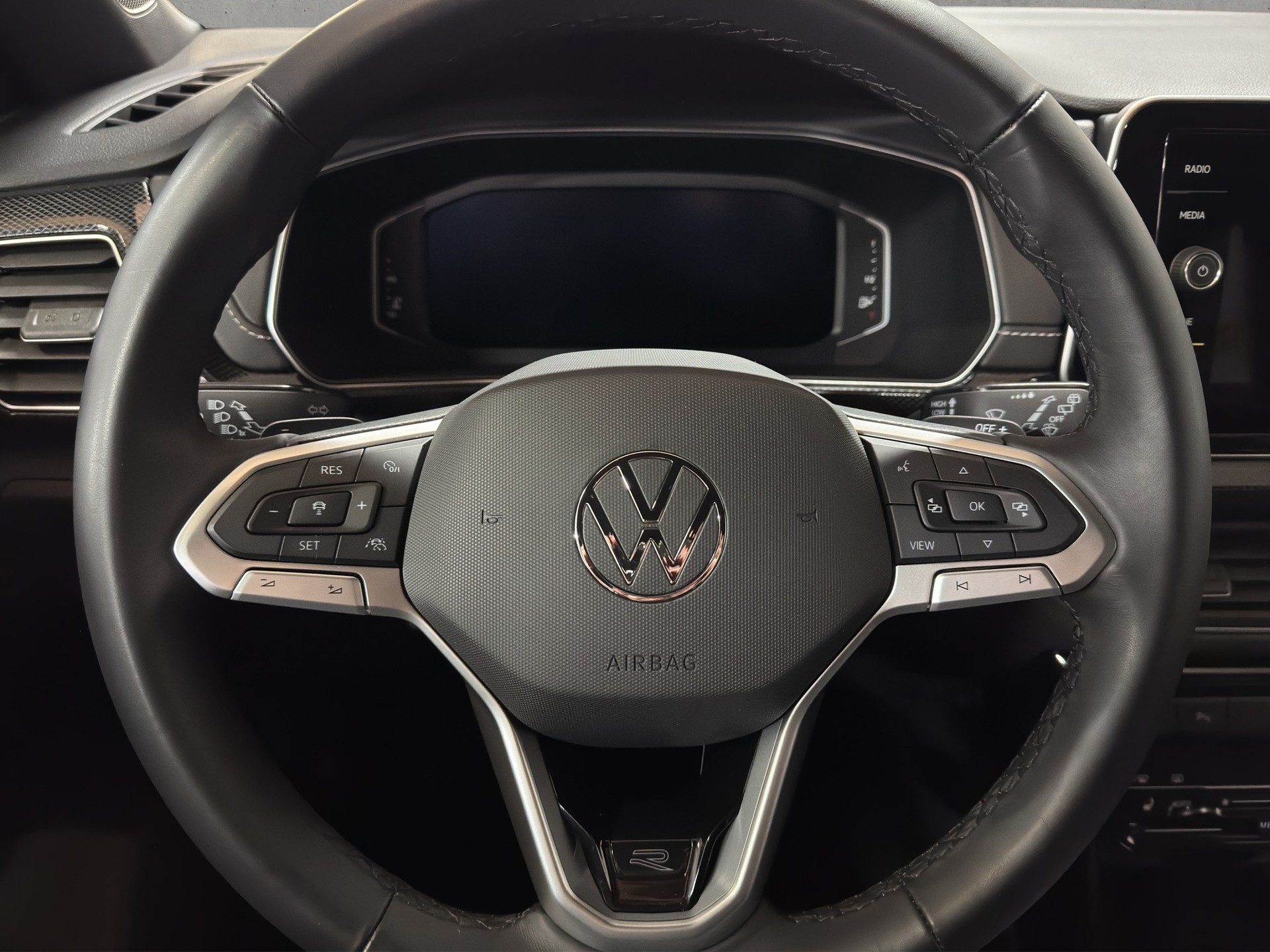 VW T-Cross 1.5 TSI EVO ACT R-Line DSG-image-11