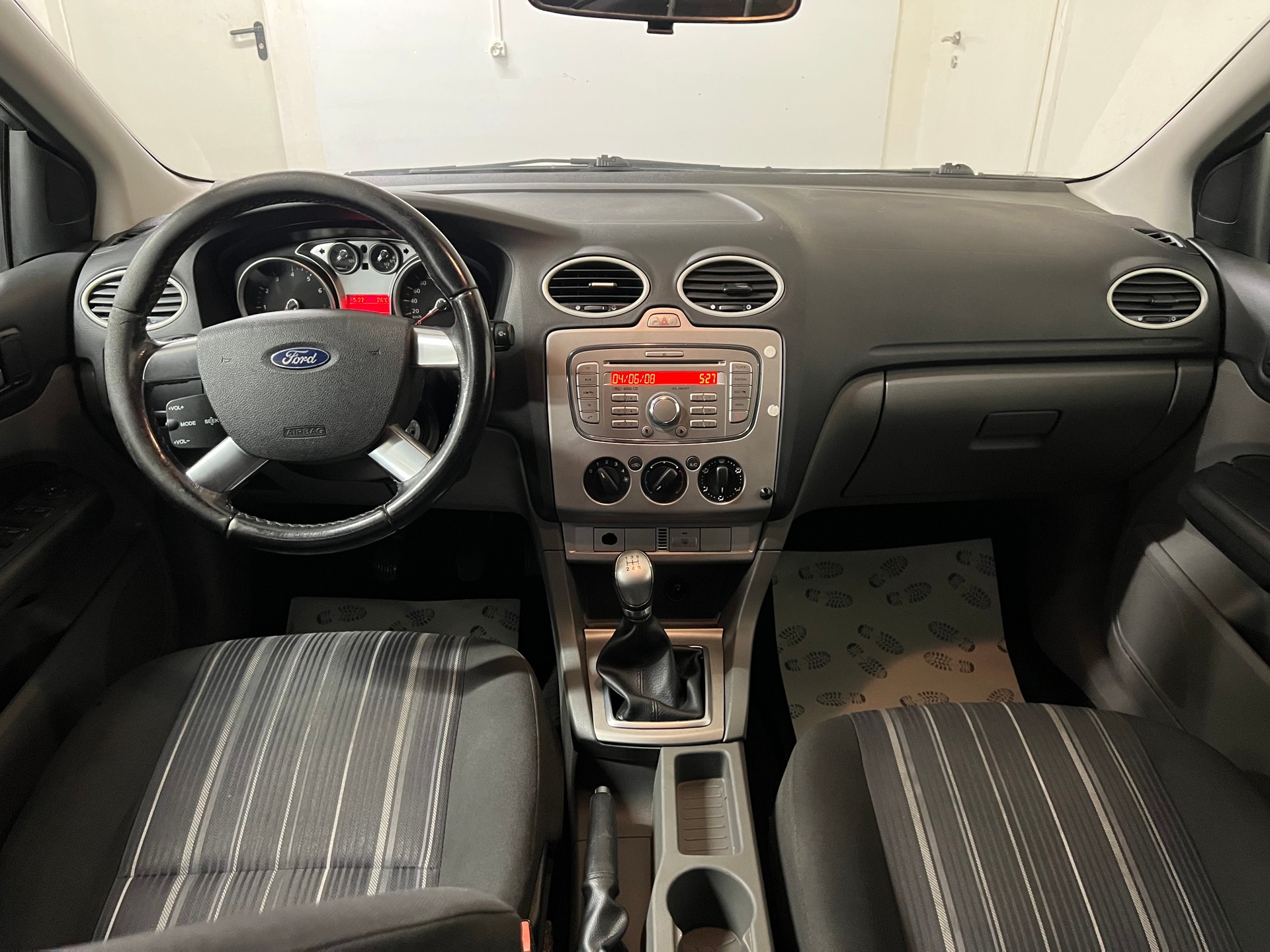 FORD Focus 1.6i VCT Carving-image-9