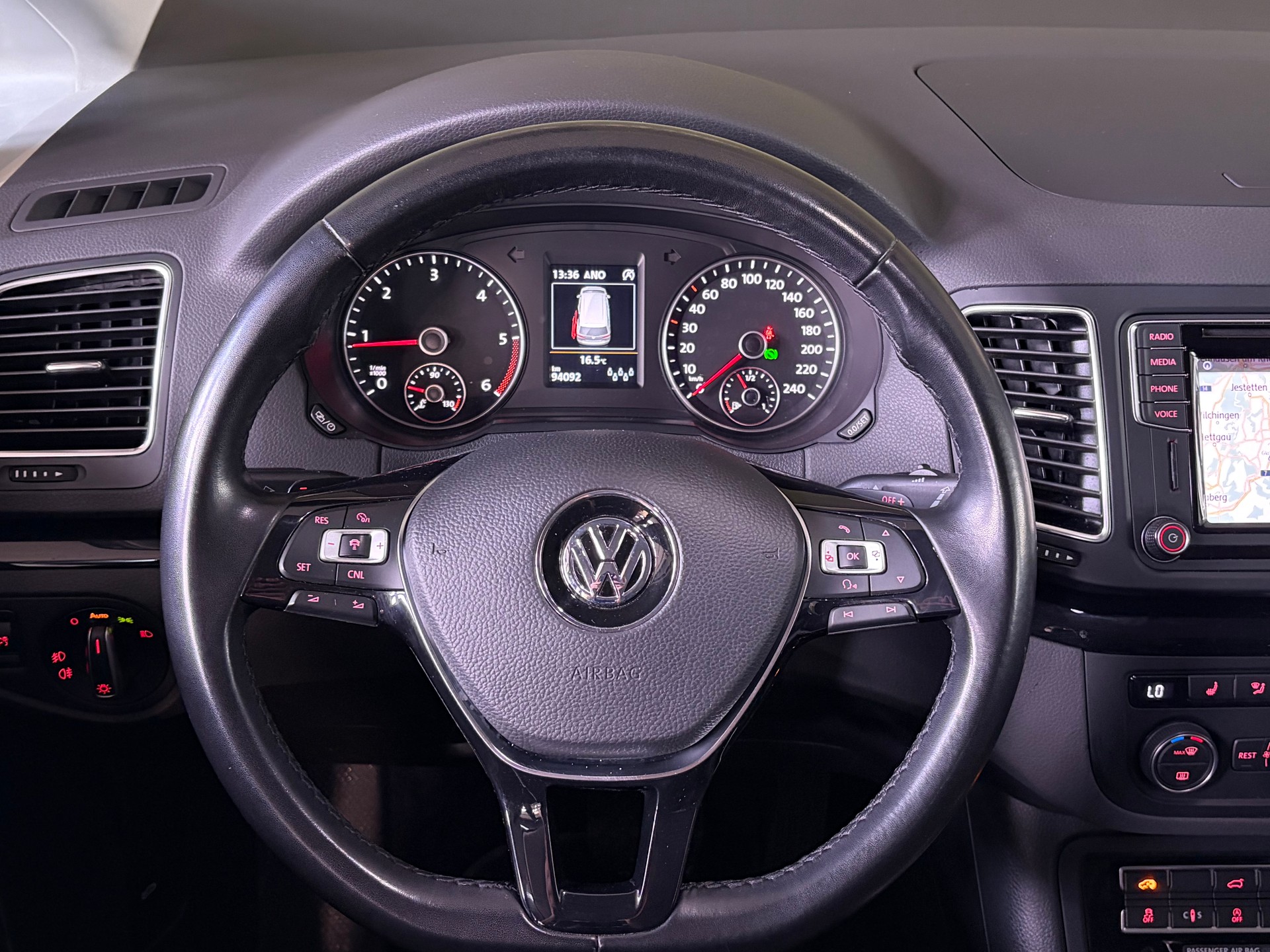 VW Sharan 2.0 TDI BMT Final Edition 4Motion DSG*7Plätzer*2 Kindersitze*Anhängerkupplung*-image-21
