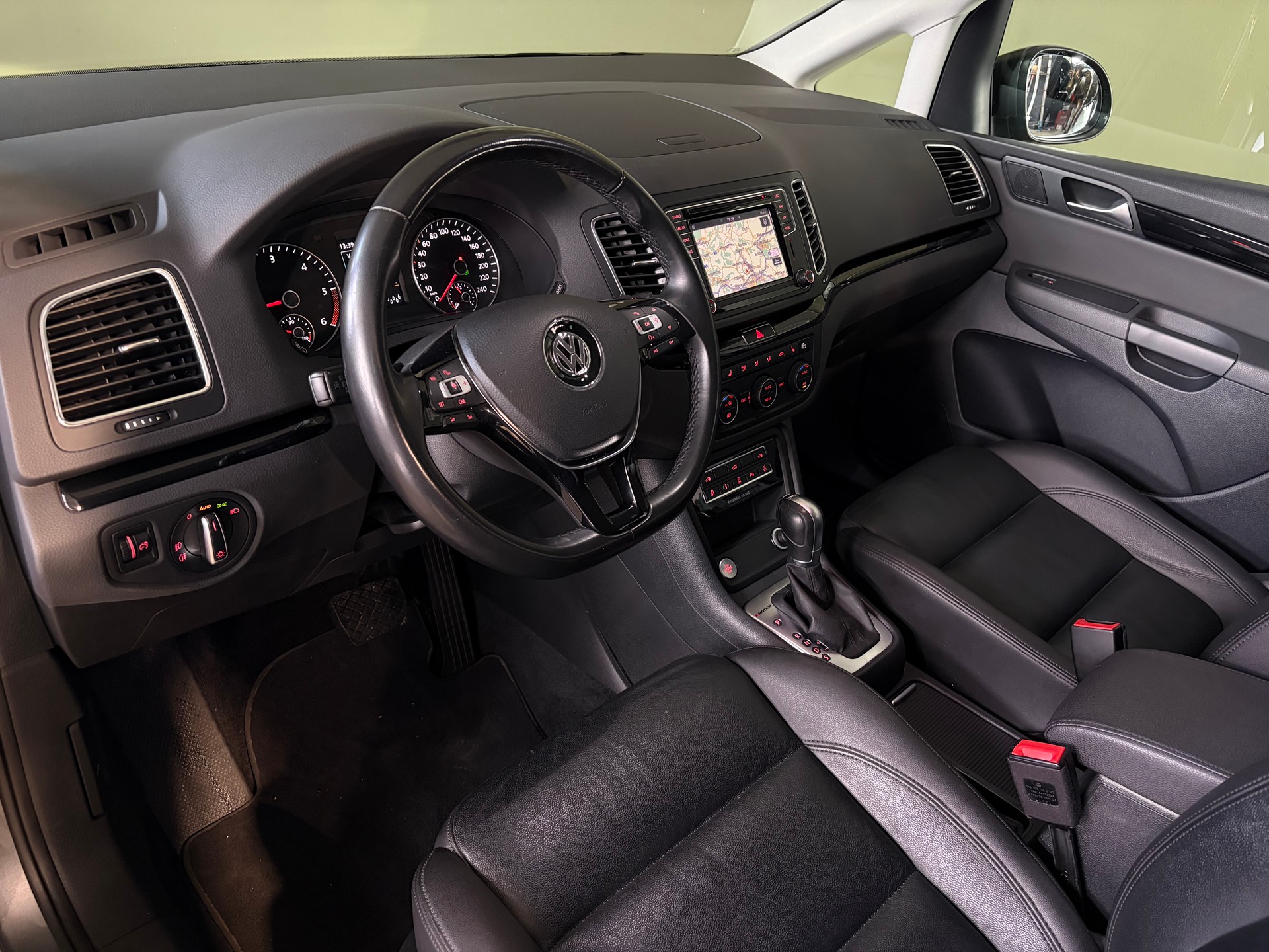 VW Sharan 2.0 TDI BMT Final Edition 4Motion DSG*7Plätzer*2 Kindersitze*Anhängerkupplung*-image-25