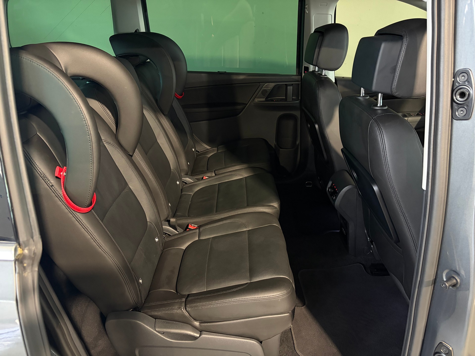 VW Sharan 2.0 TDI BMT Final Edition 4Motion DSG*7Plätzer*2 Kindersitze*Anhängerkupplung*-image-12