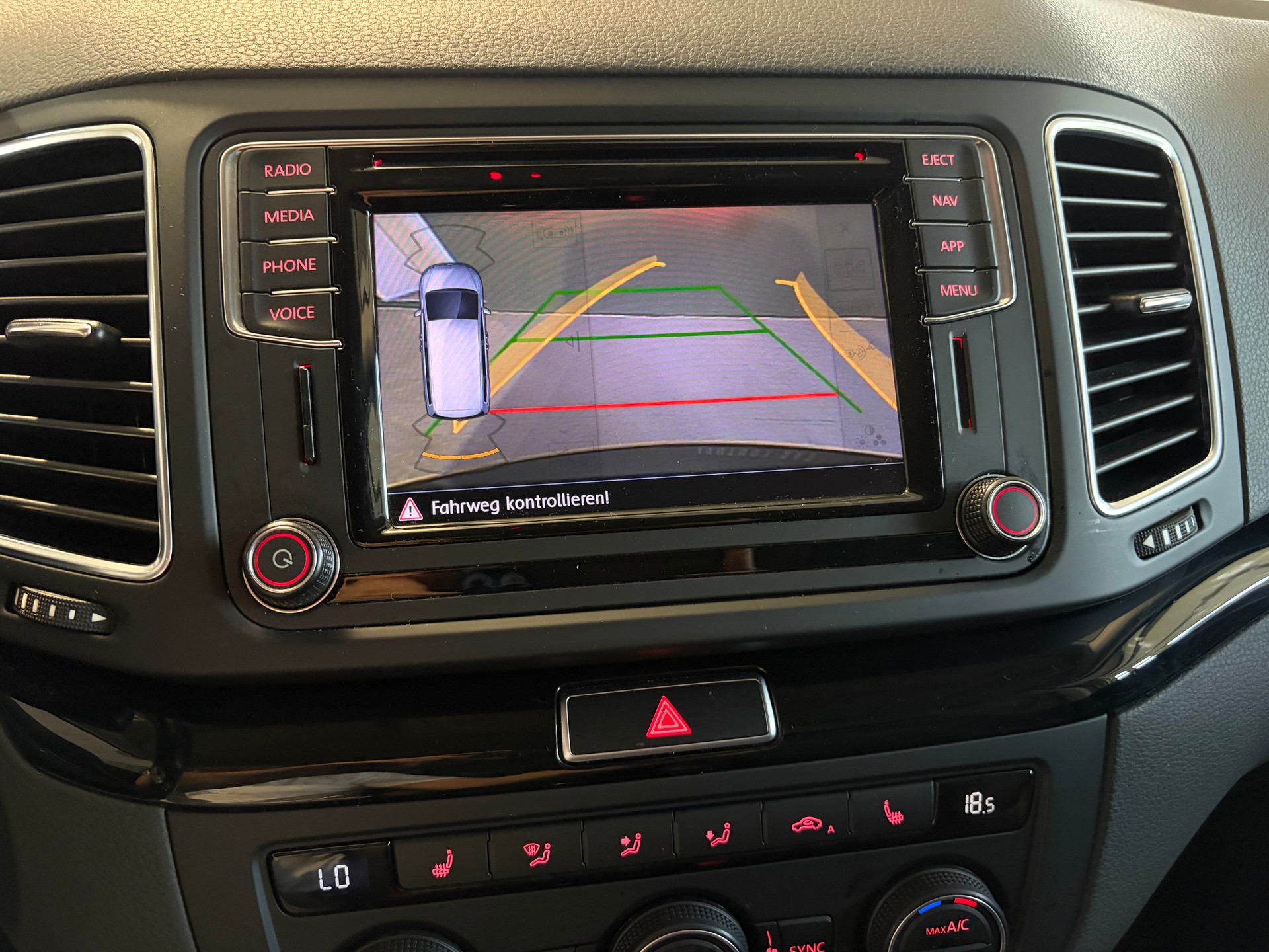 VW Sharan 2.0 TDI BMT Final Edition 4Motion DSG*7Plätzer*2 Kindersitze*Anhängerkupplung*-image-15