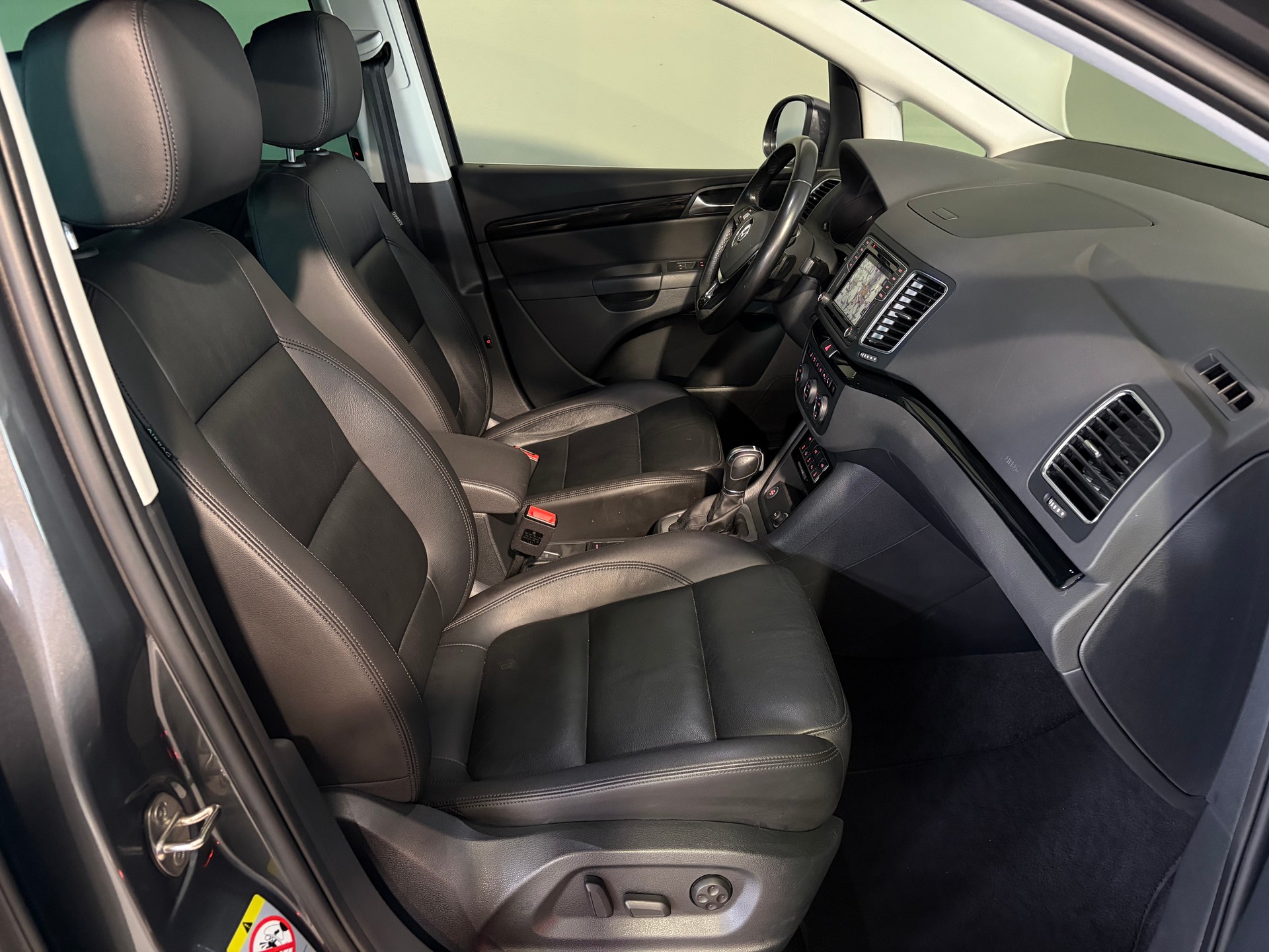 VW Sharan 2.0 TDI BMT Final Edition 4Motion DSG*7Plätzer*2 Kindersitze*Anhängerkupplung*-image-11