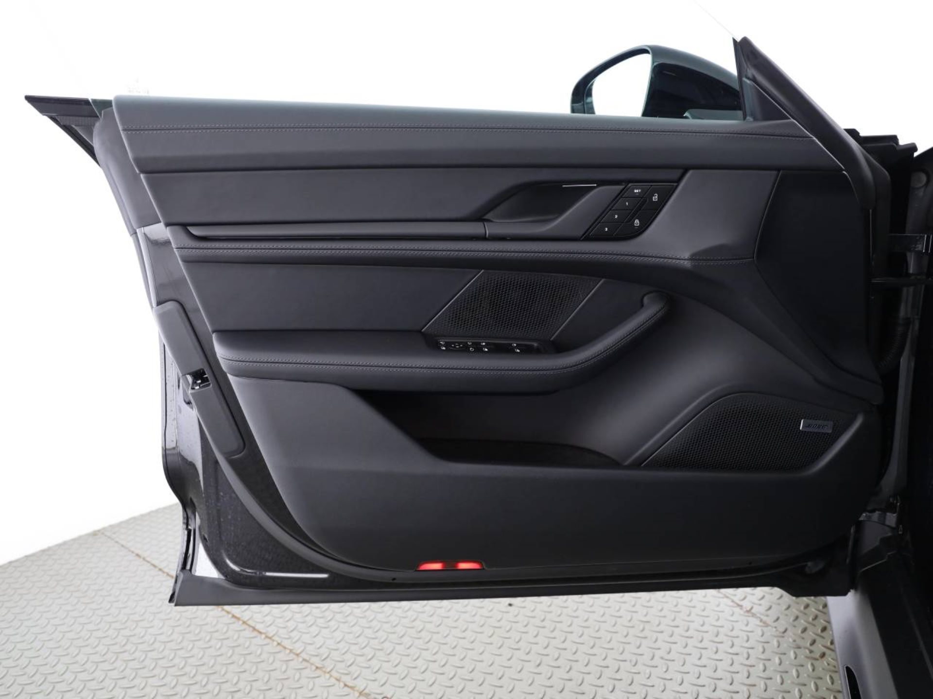 PORSCHE Taycan 4S Sport Turismo Black Edition-image-17