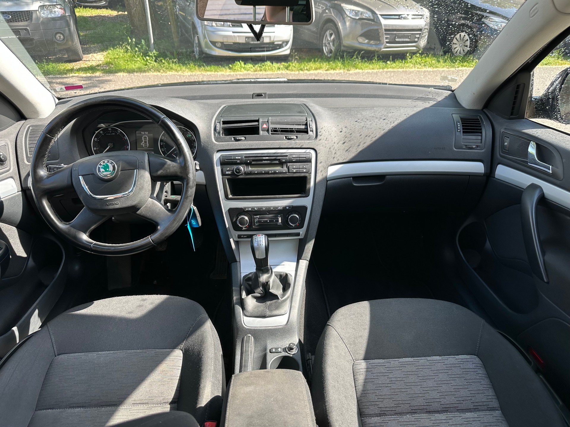 SKODA Octavia Combi 1.8 TSI Stöckli 4x4-image-9