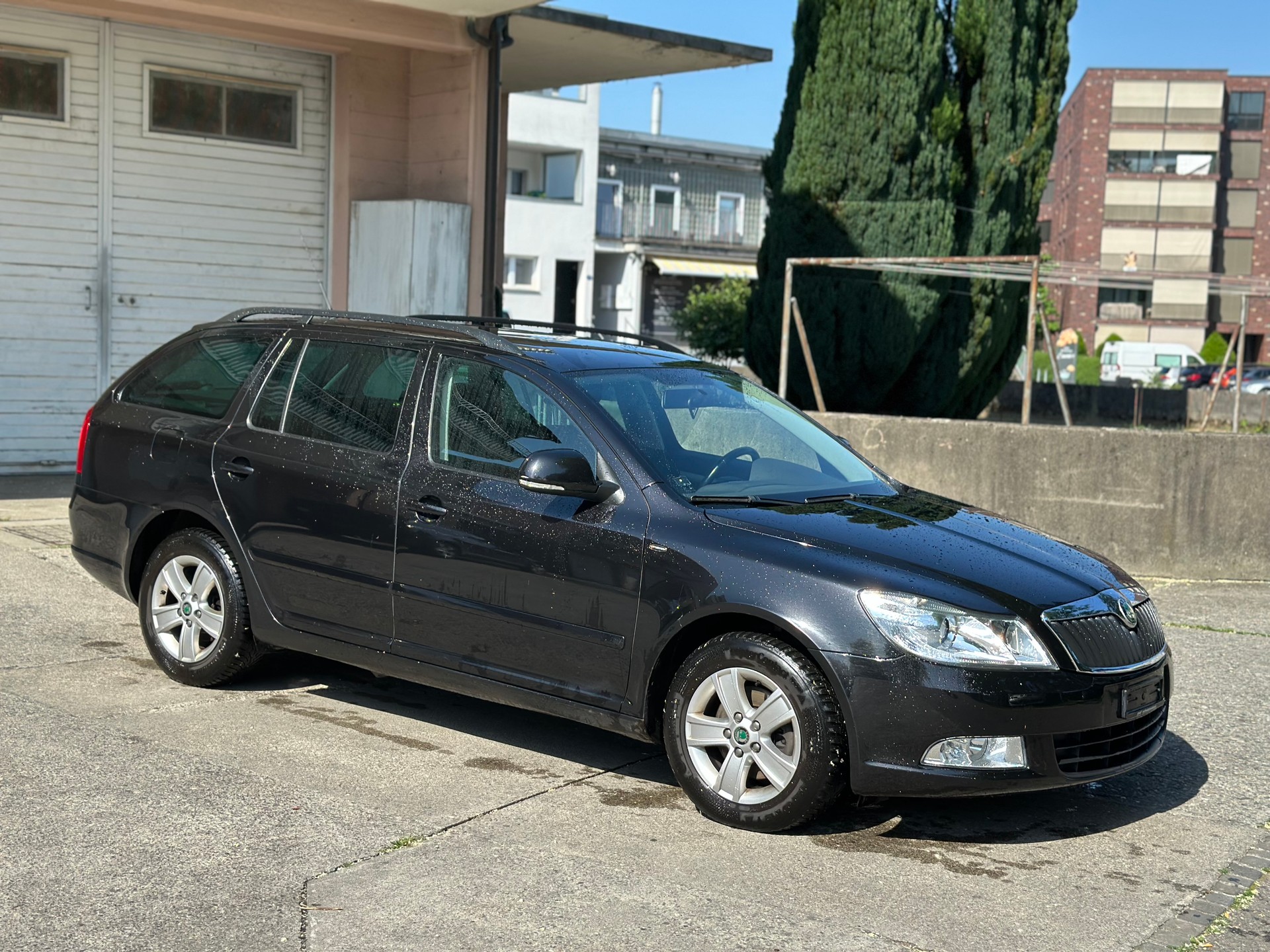 SKODA Octavia Combi 1.8 TSI Stöckli 4x4-image-1