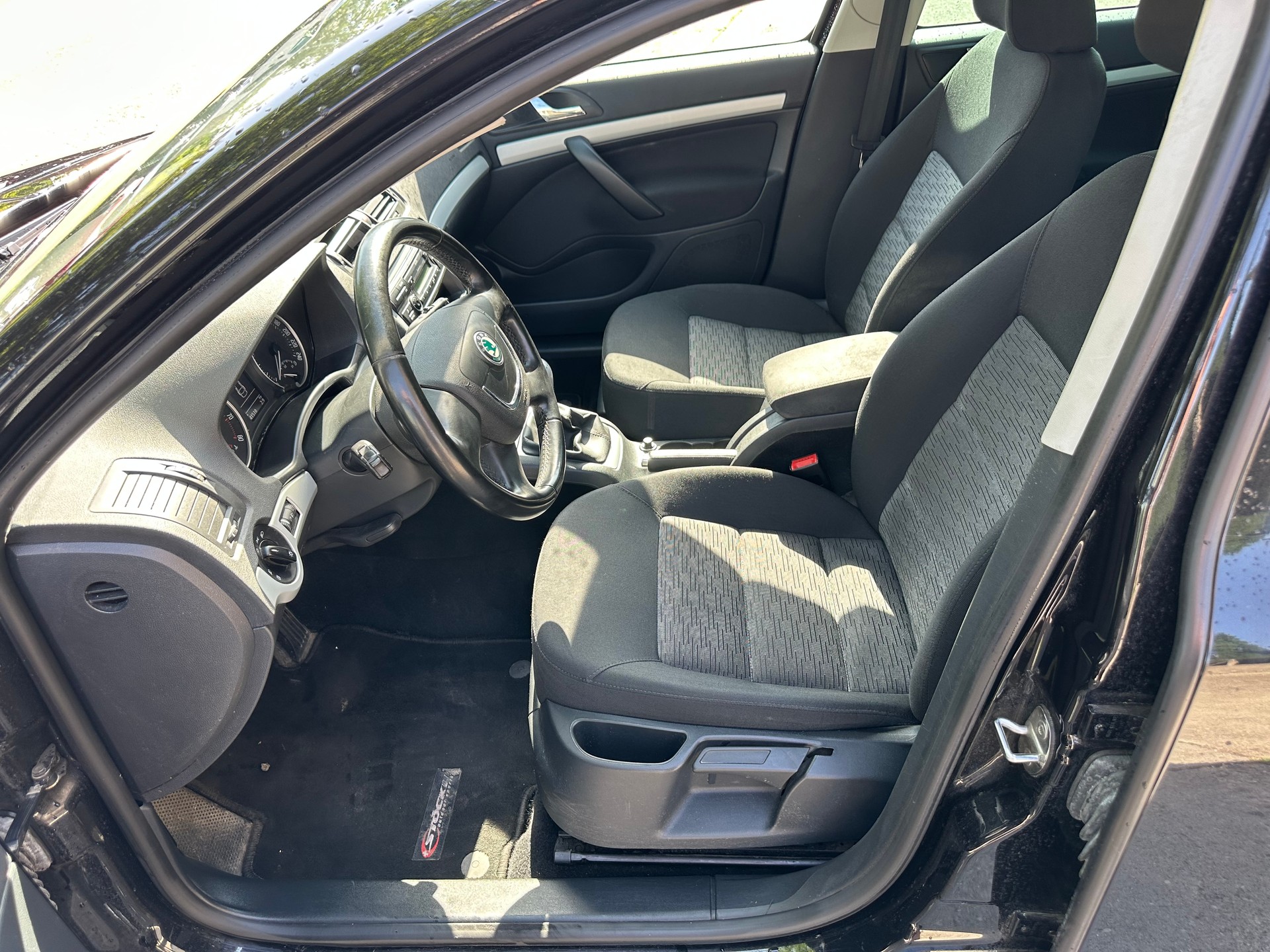 SKODA Octavia Combi 1.8 TSI Stöckli 4x4-image-10