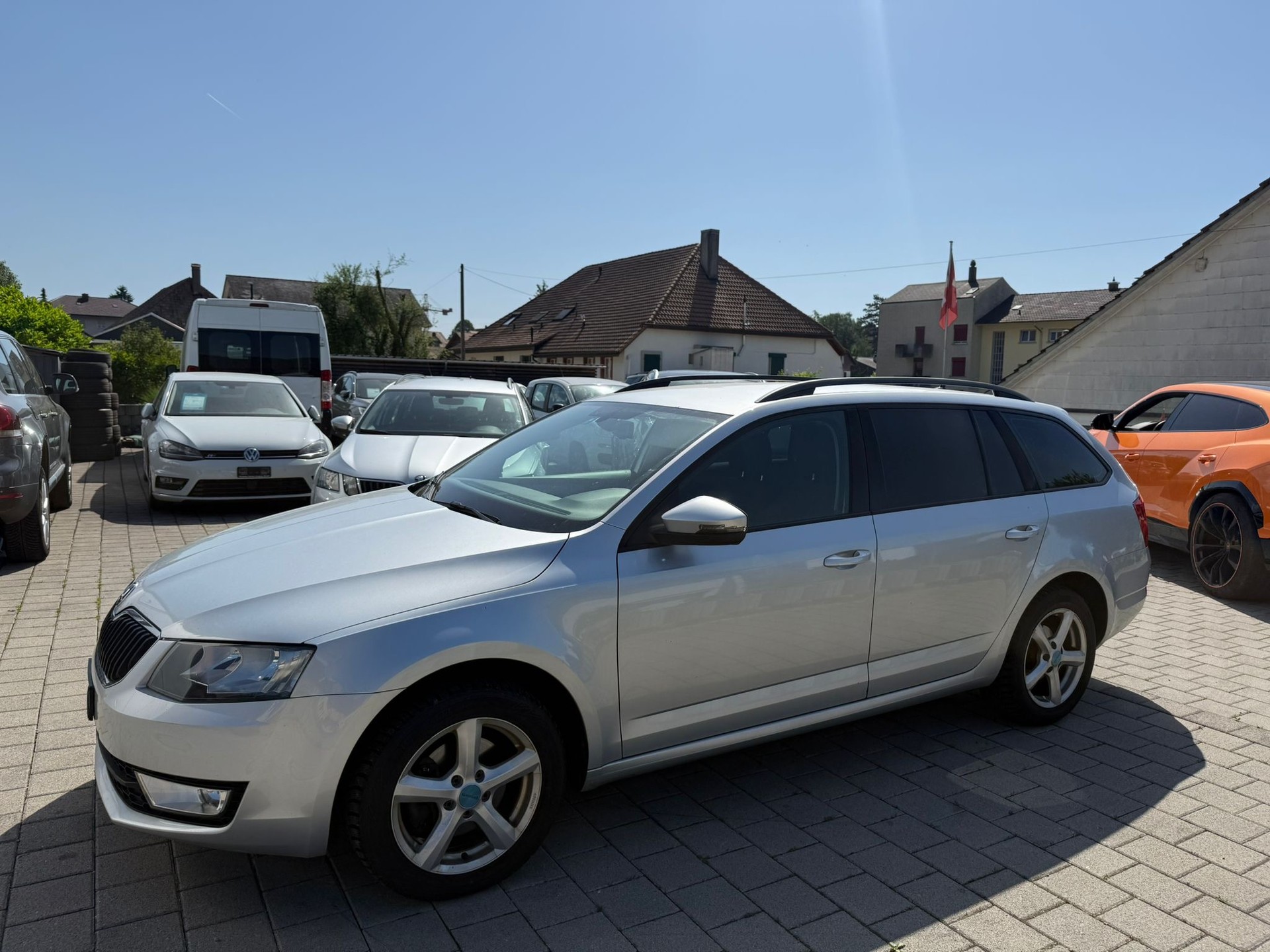 SKODA Octavia Combi 2.0 TDI Elegance DSG-image-6