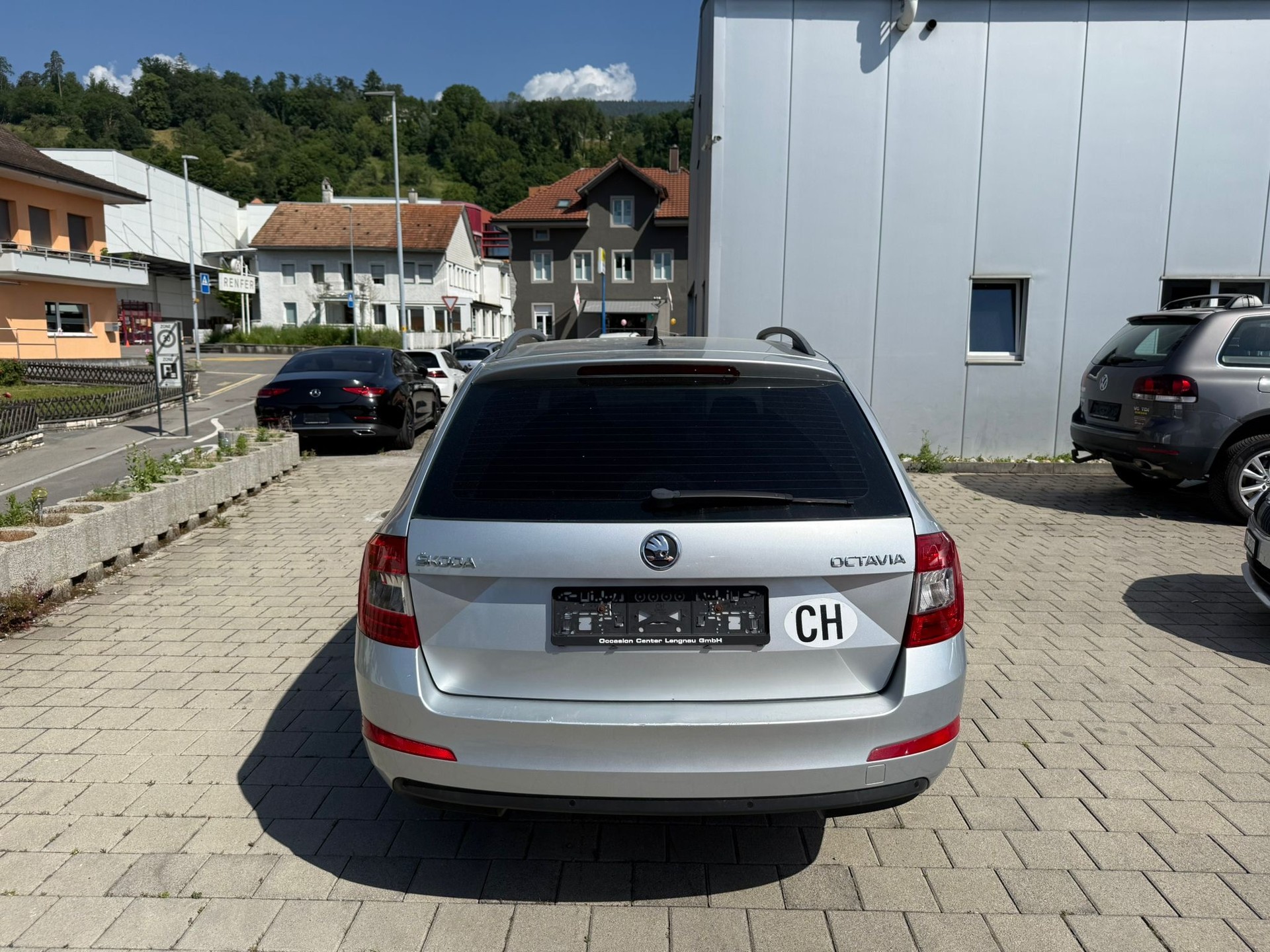 SKODA Octavia Combi 2.0 TDI Elegance DSG-image-4