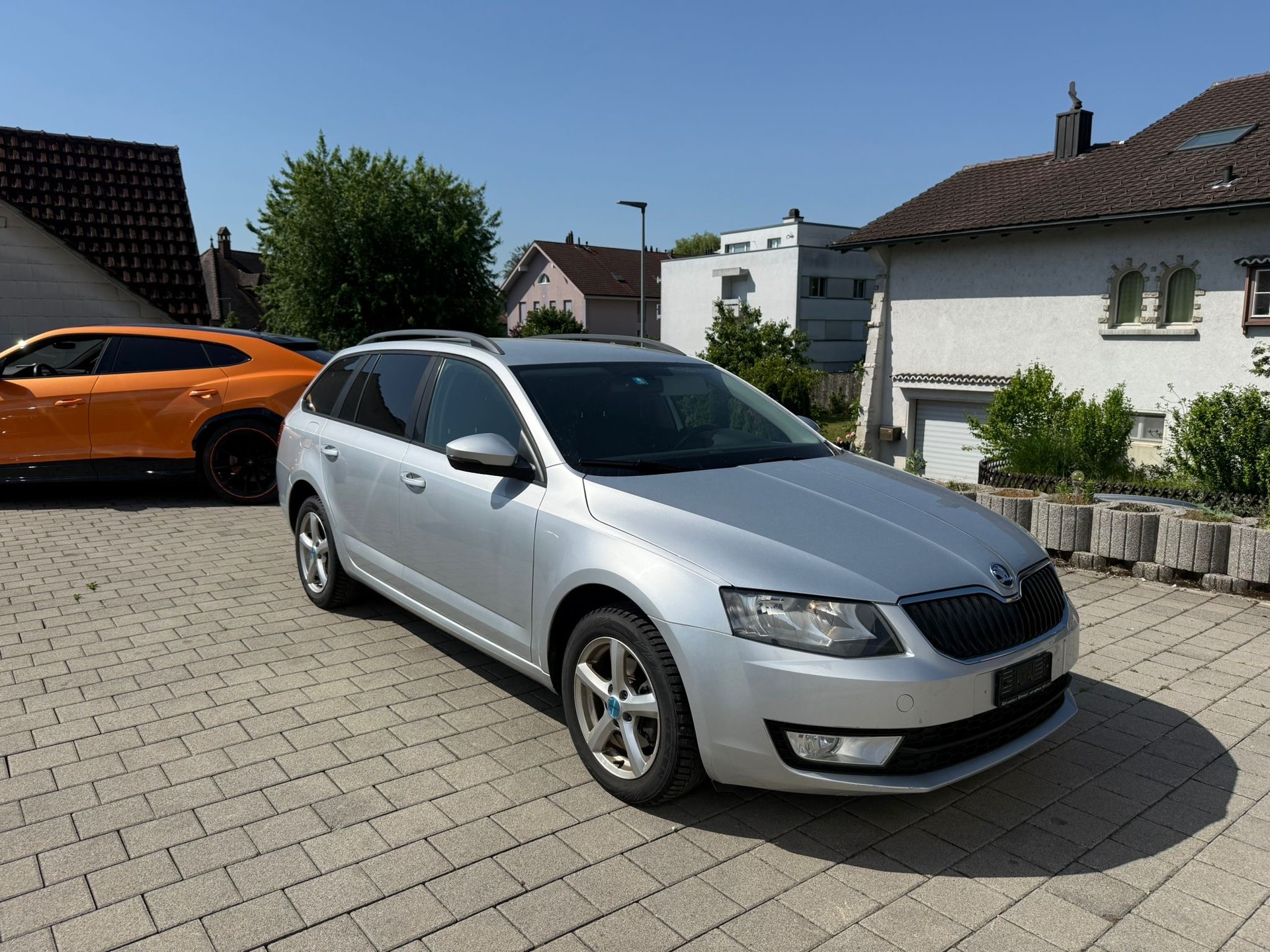 SKODA Octavia Combi 2.0 TDI Elegance DSG-showroom-element-1