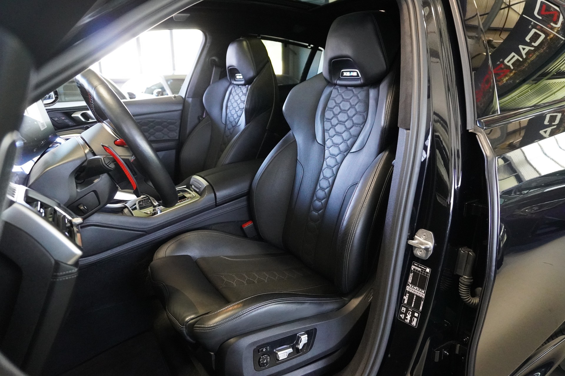 BMW X6M Steptronic M Competition // WERKSGARANTIE // MASSAGE SITZE // BOWERS & WILKINS //-image-9