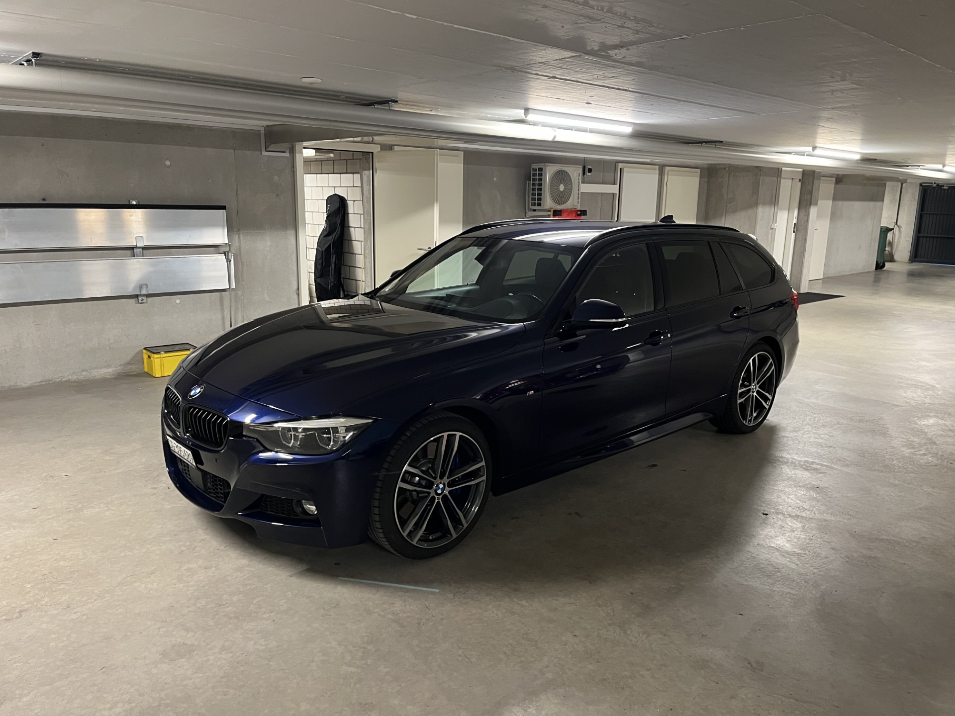 BMW 340i xDrive Touring Power & Sound Steptronic-image-1