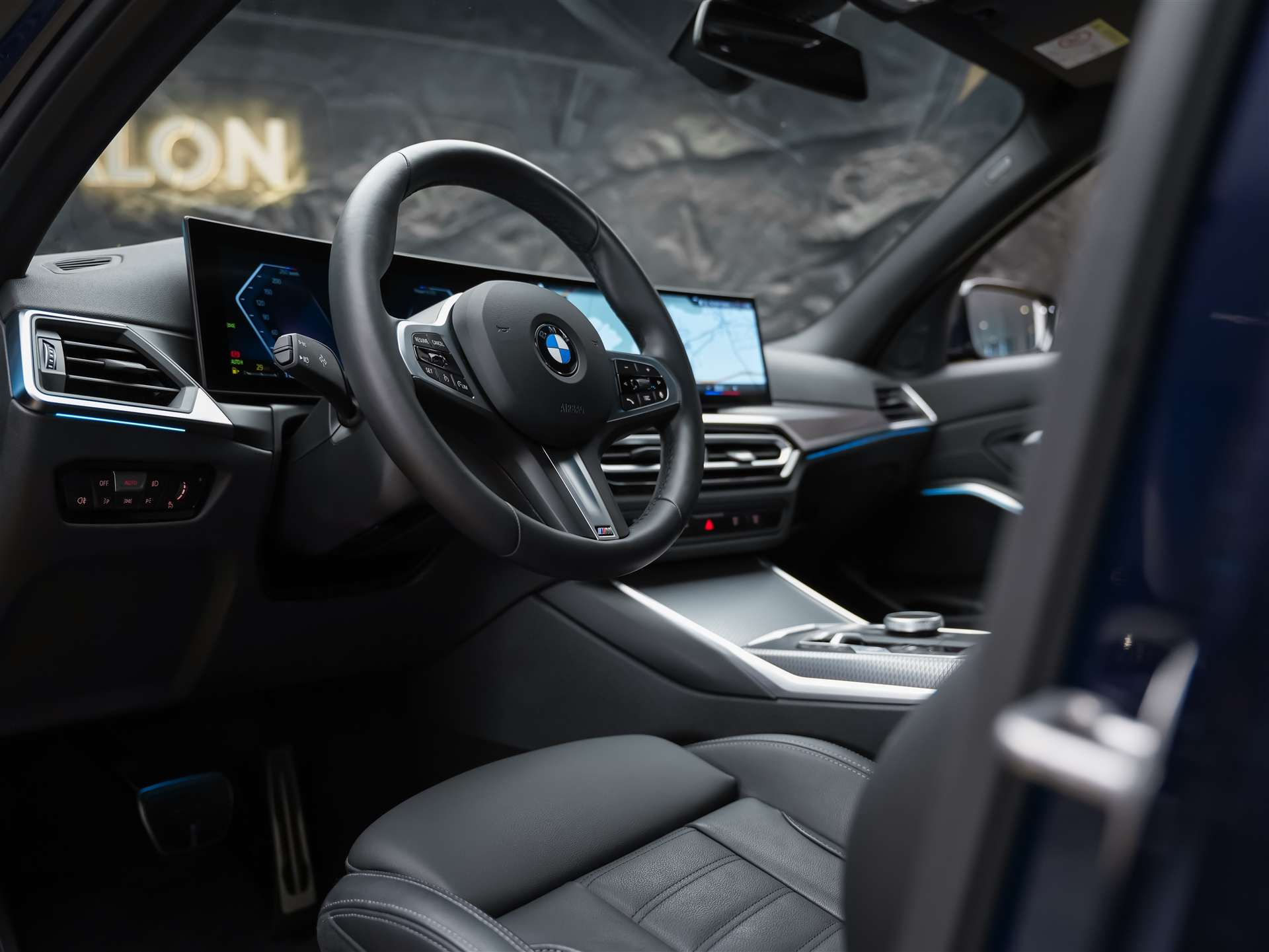BMW 330i xDrive Steptronic M Sport *Leder*El. Sitze*Head-Up*360° Kamera*-image-8