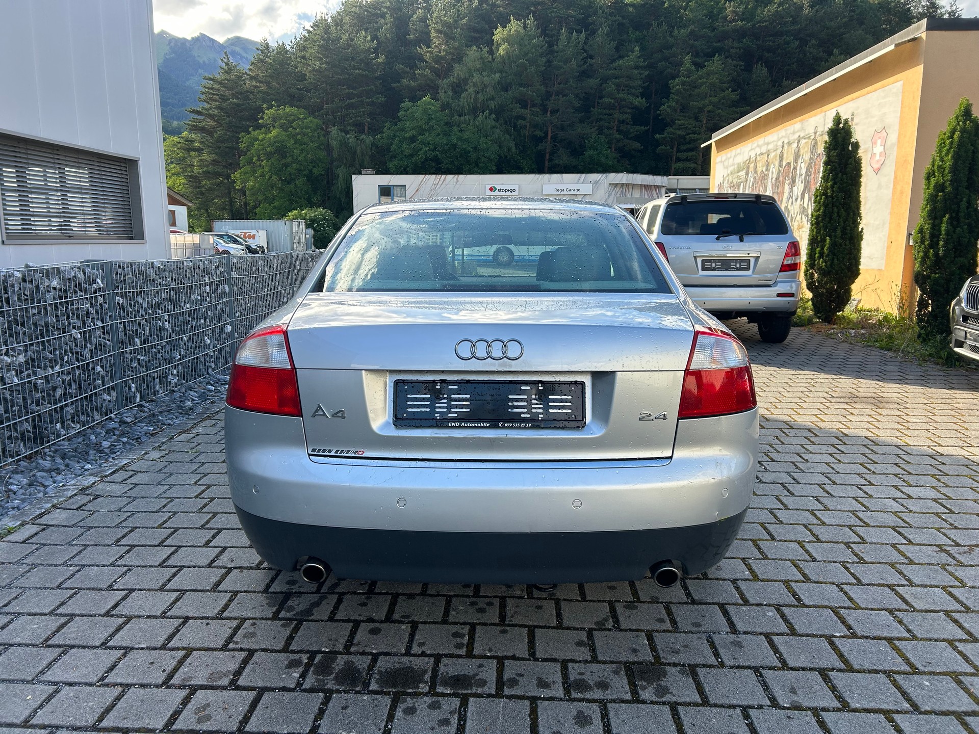 AUDI A4 2.4 V6-image-5