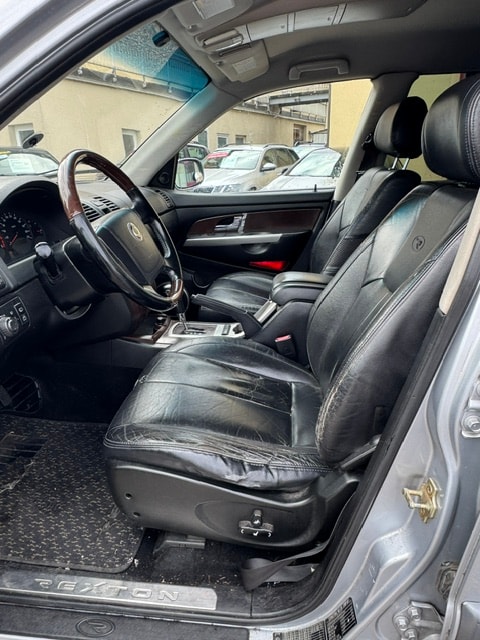 KGM-SsangYong Rexton RX 270 Xdi-image-12