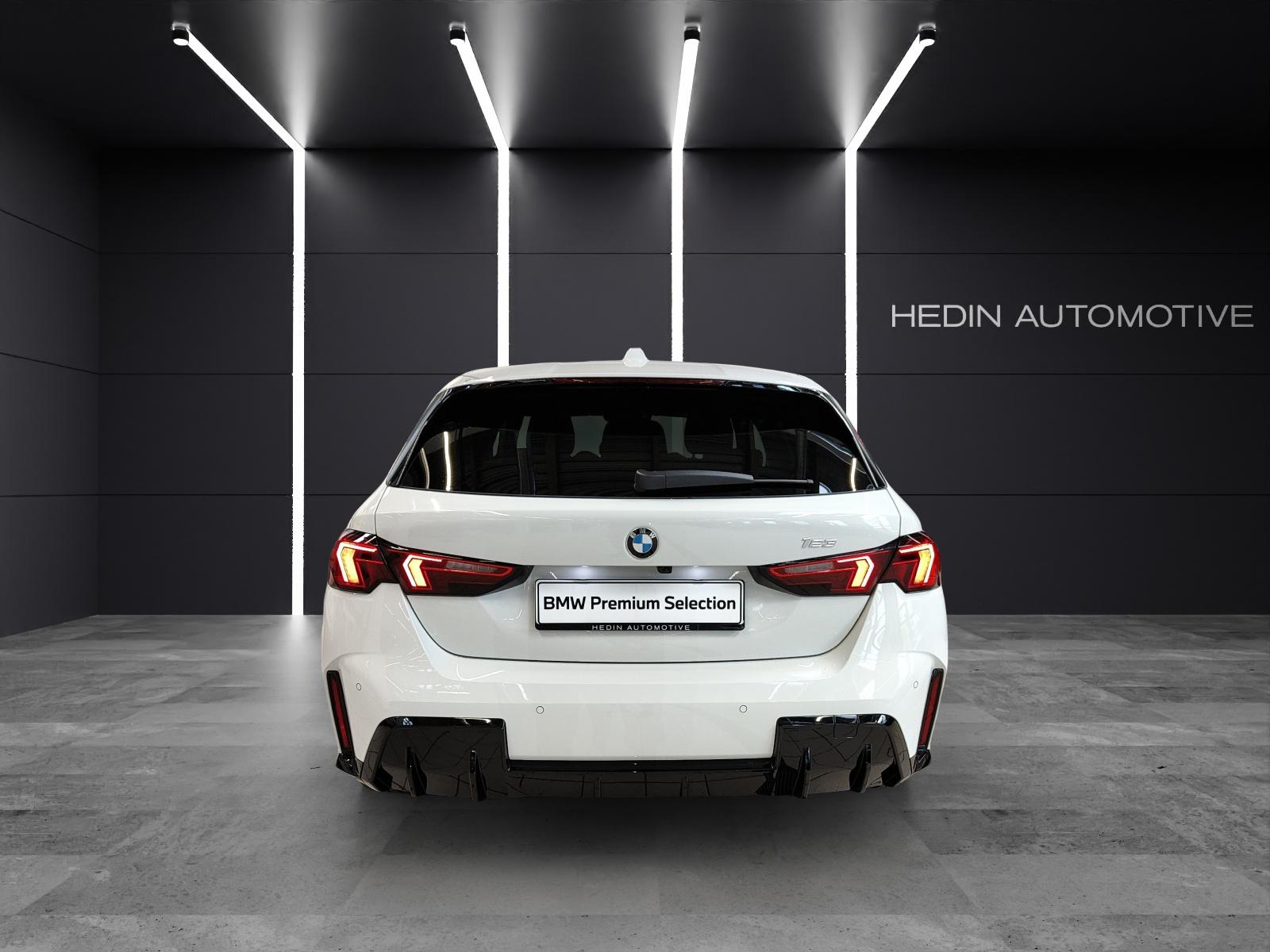 BMW 123 xDrive M Sport-showroom-element-3