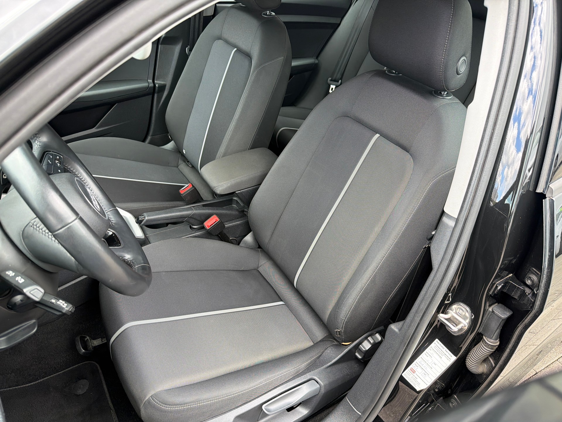 AUDI A1 Sportback 30 TFSI S-tronic-image-8