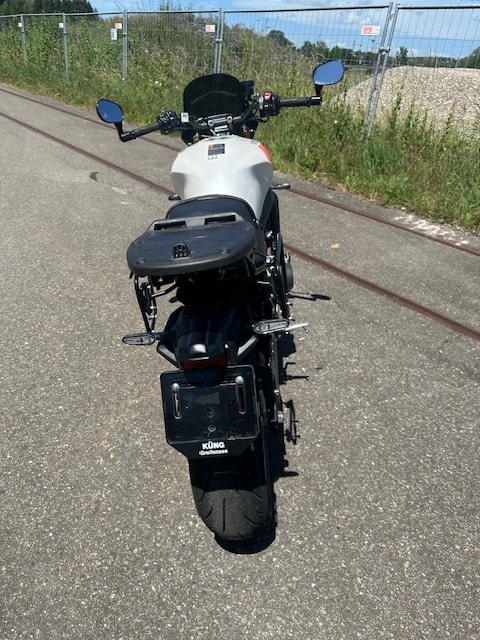 YAMAHA XSR 900-image-2