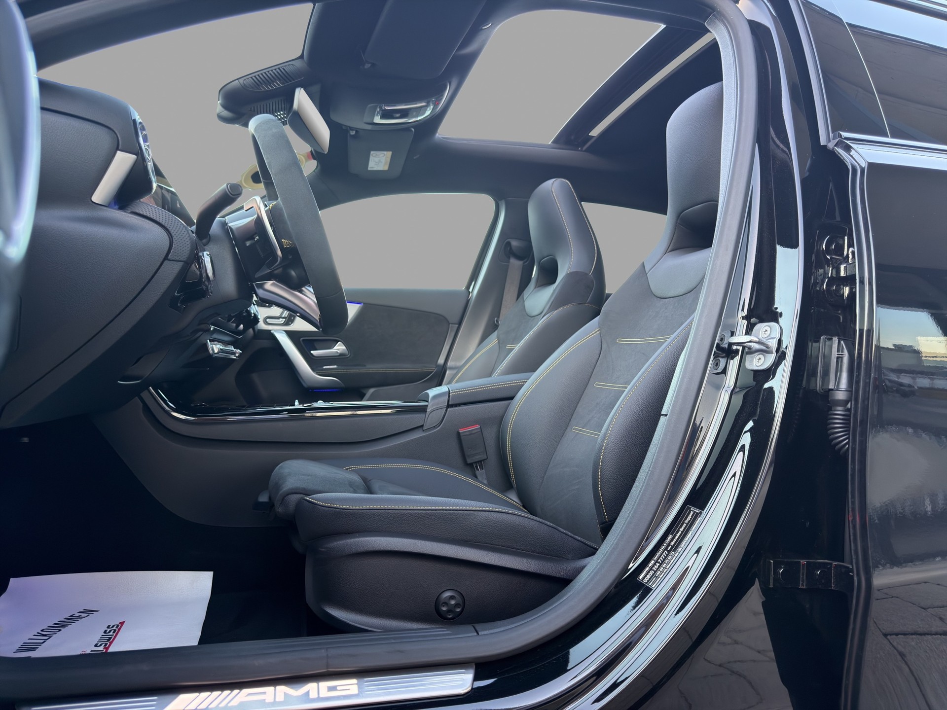 MERCEDES-BENZ A AMG 45 S 4Matic+ 8G-DCT*Frisch ab MFK,inkl. Gratis Service 5 Jahre oder 80'000km*-image-8