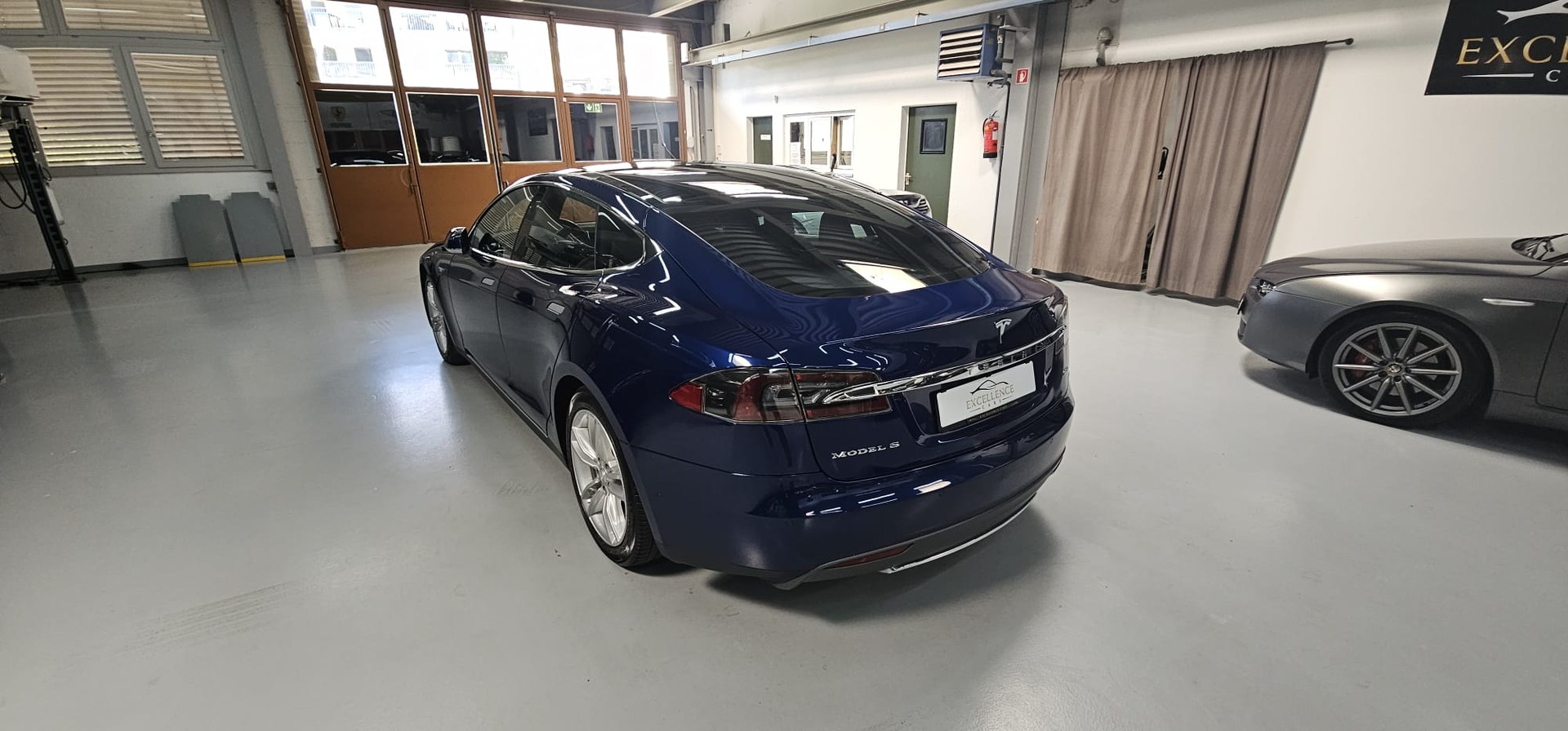 TESLA Model S 90 D FREE SUPERCHARGEUR-showroom-element-3
