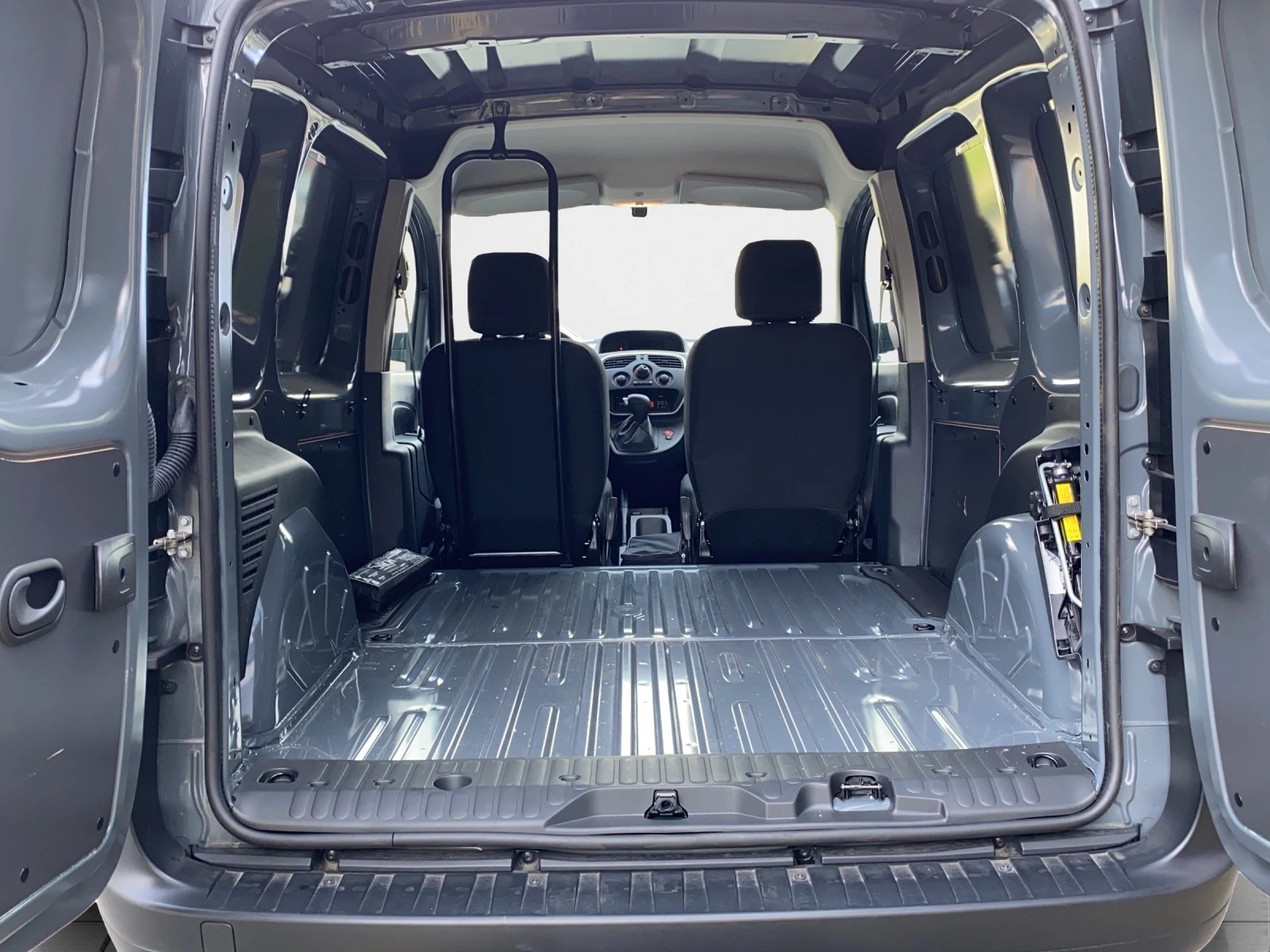 RENAULT Kangoo Z.E. 33 R60 Access-image-4