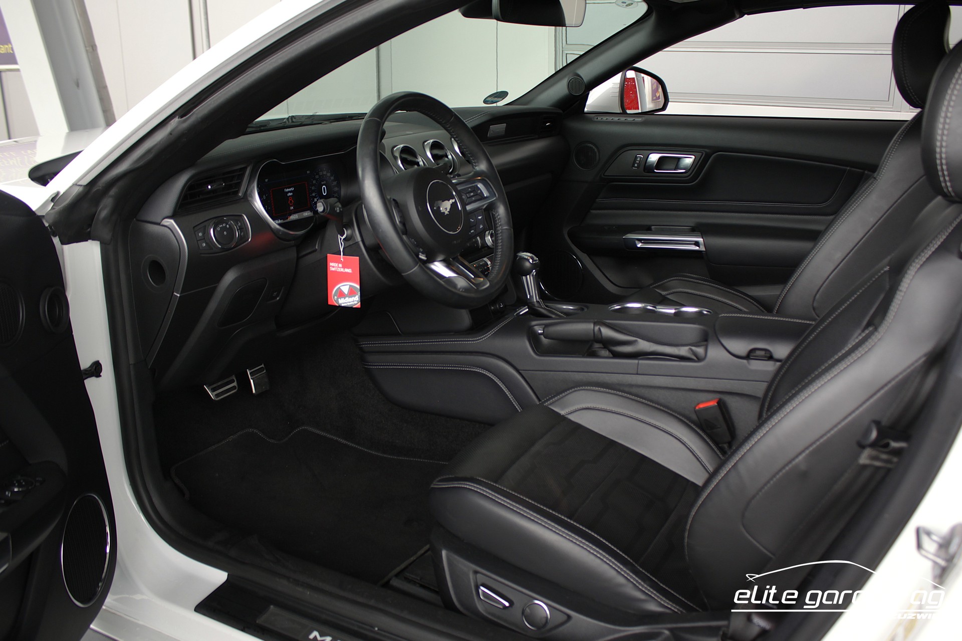 FORD Mustang Convertible 5.0 V8 GT Automat-image-13