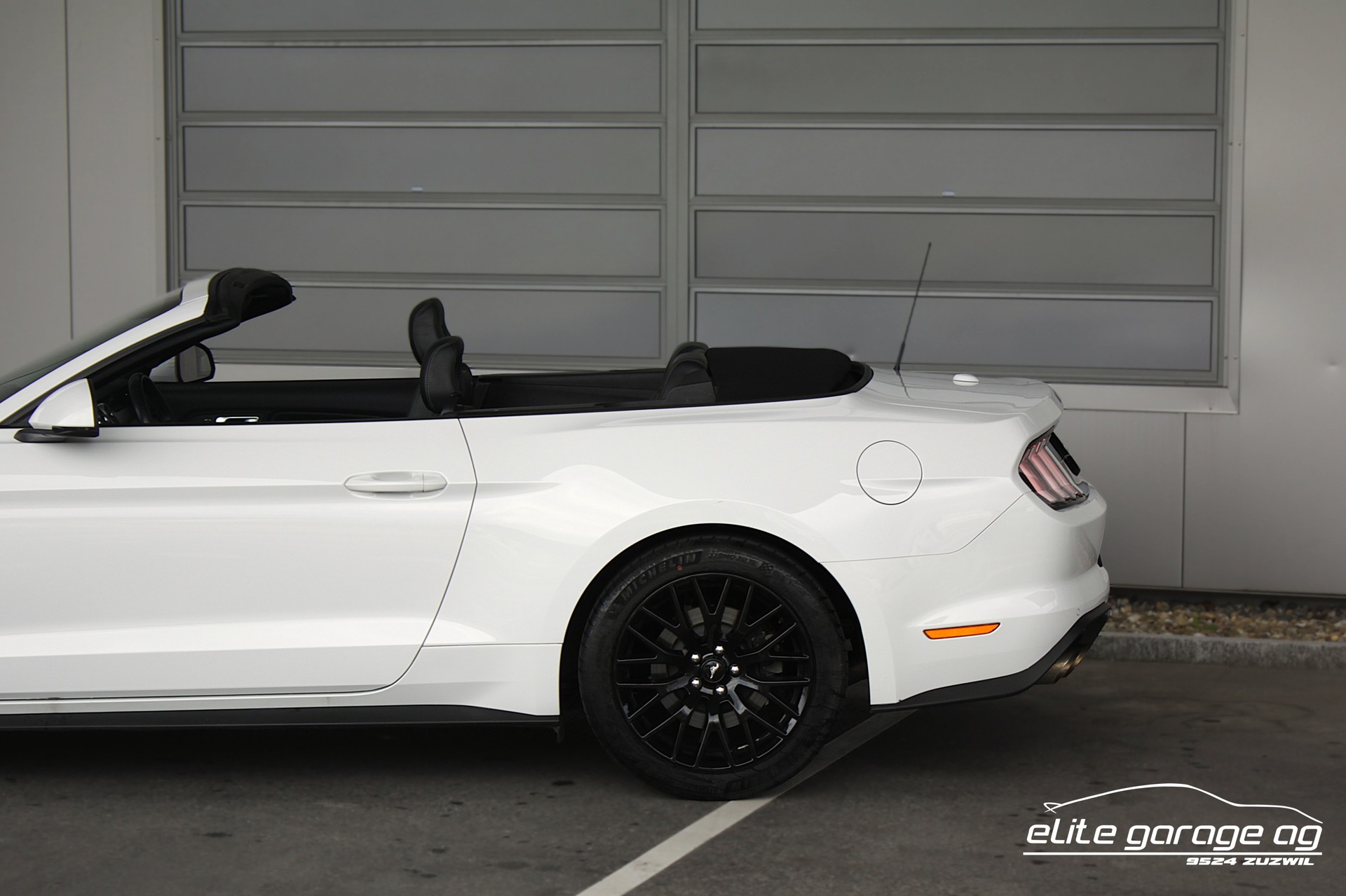 FORD Mustang Convertible 5.0 V8 GT Automat-image-12