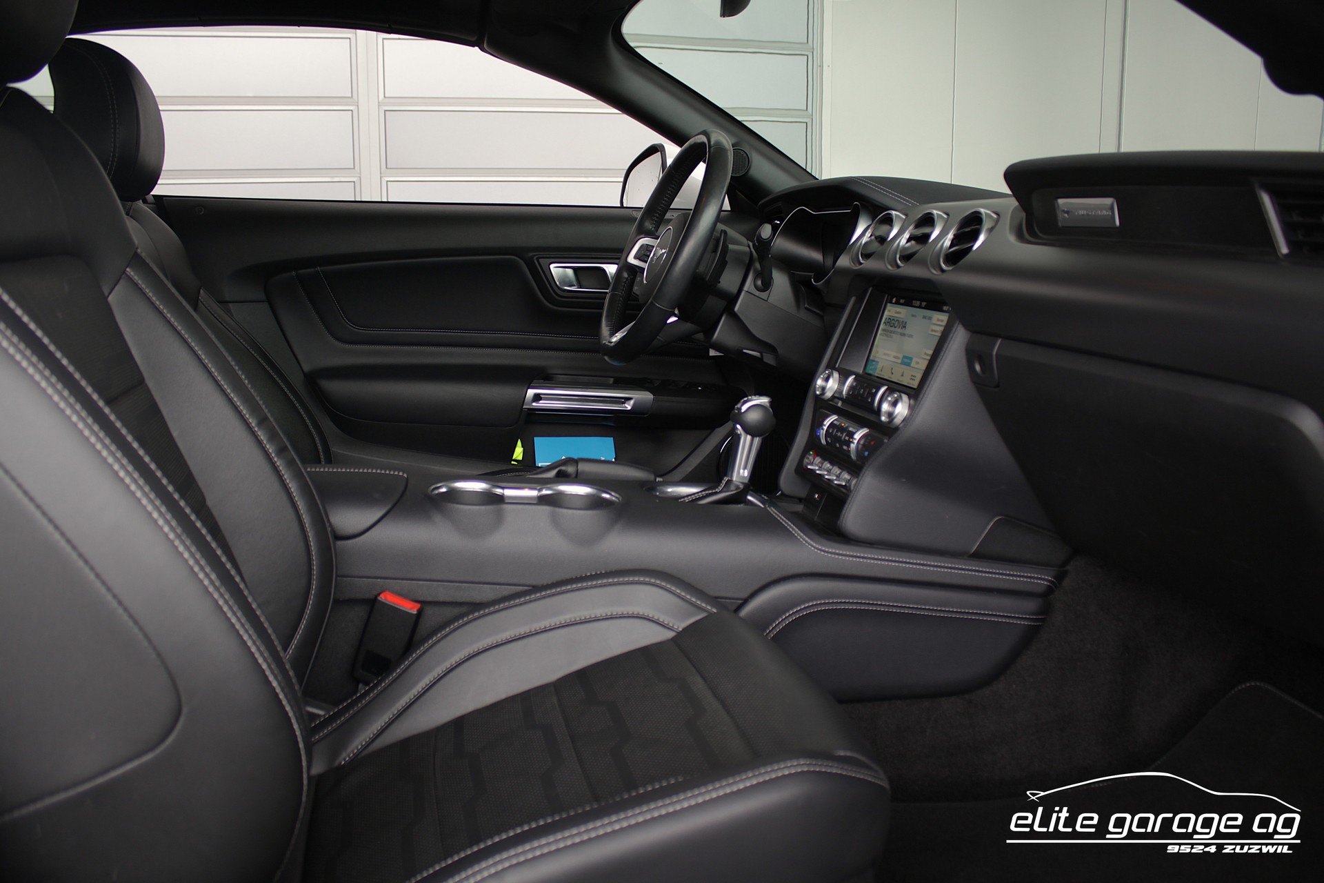 FORD Mustang Convertible 5.0 V8 GT Automat-image-15