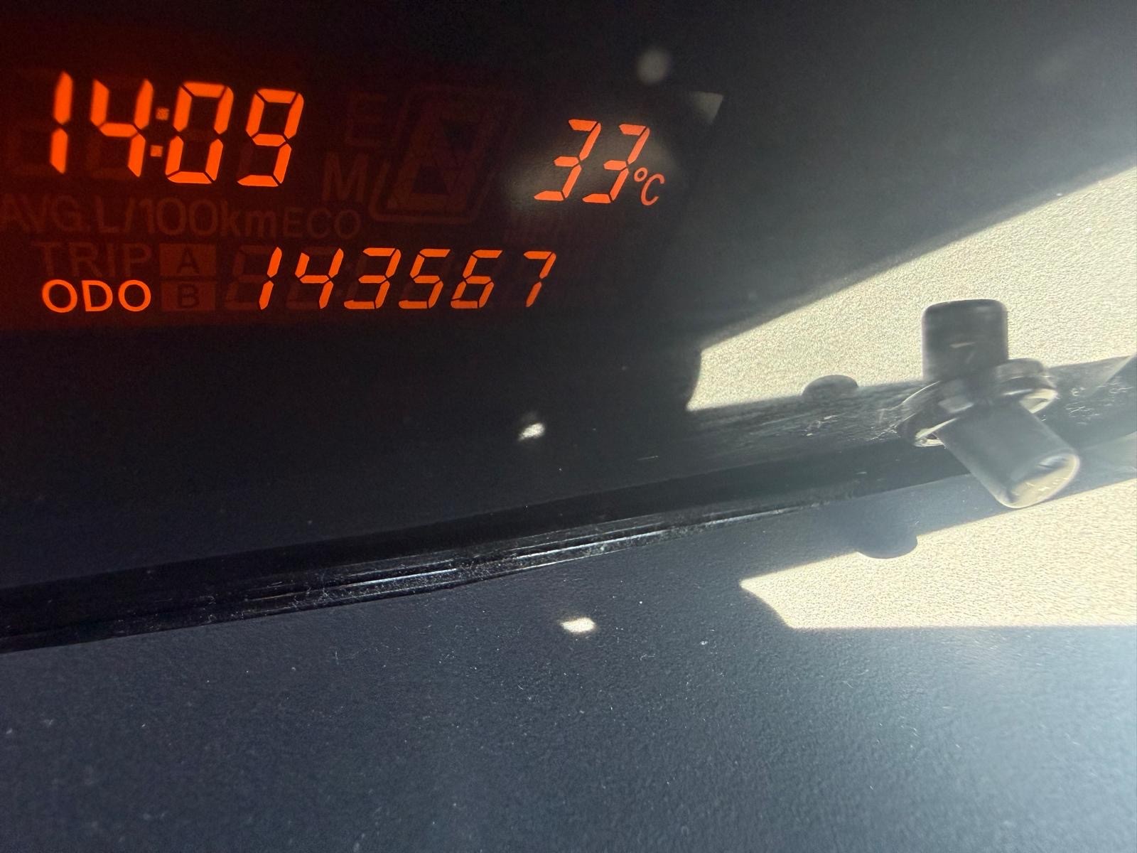 TOYOTA Yaris 1.33 S-image-9