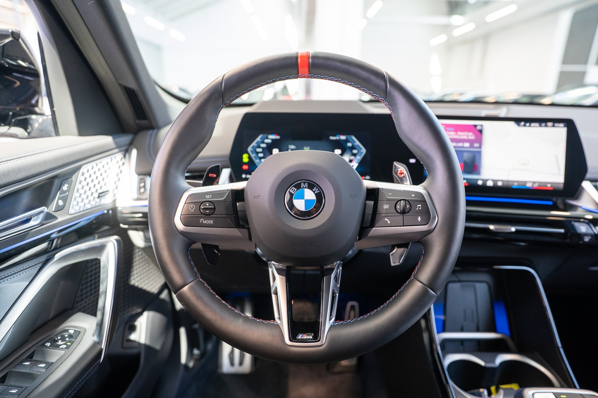 BMW X1 M35i M Sport Pro / Head-Up / Harman Kardon Sound / 360° Kamera-image-16