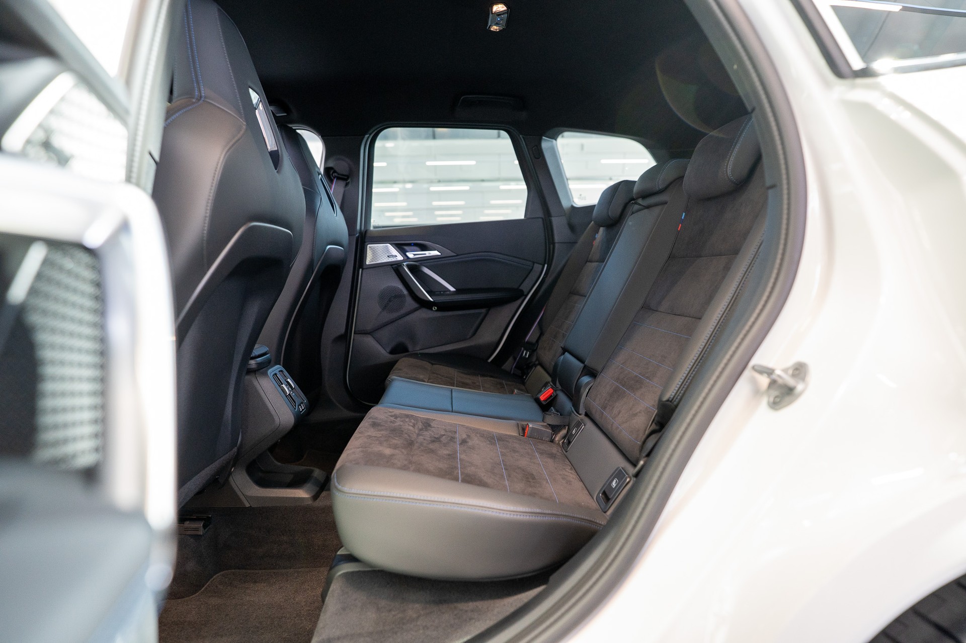 BMW X1 M35i M Sport Pro / Head-Up / Harman Kardon Sound / 360° Kamera-image-11