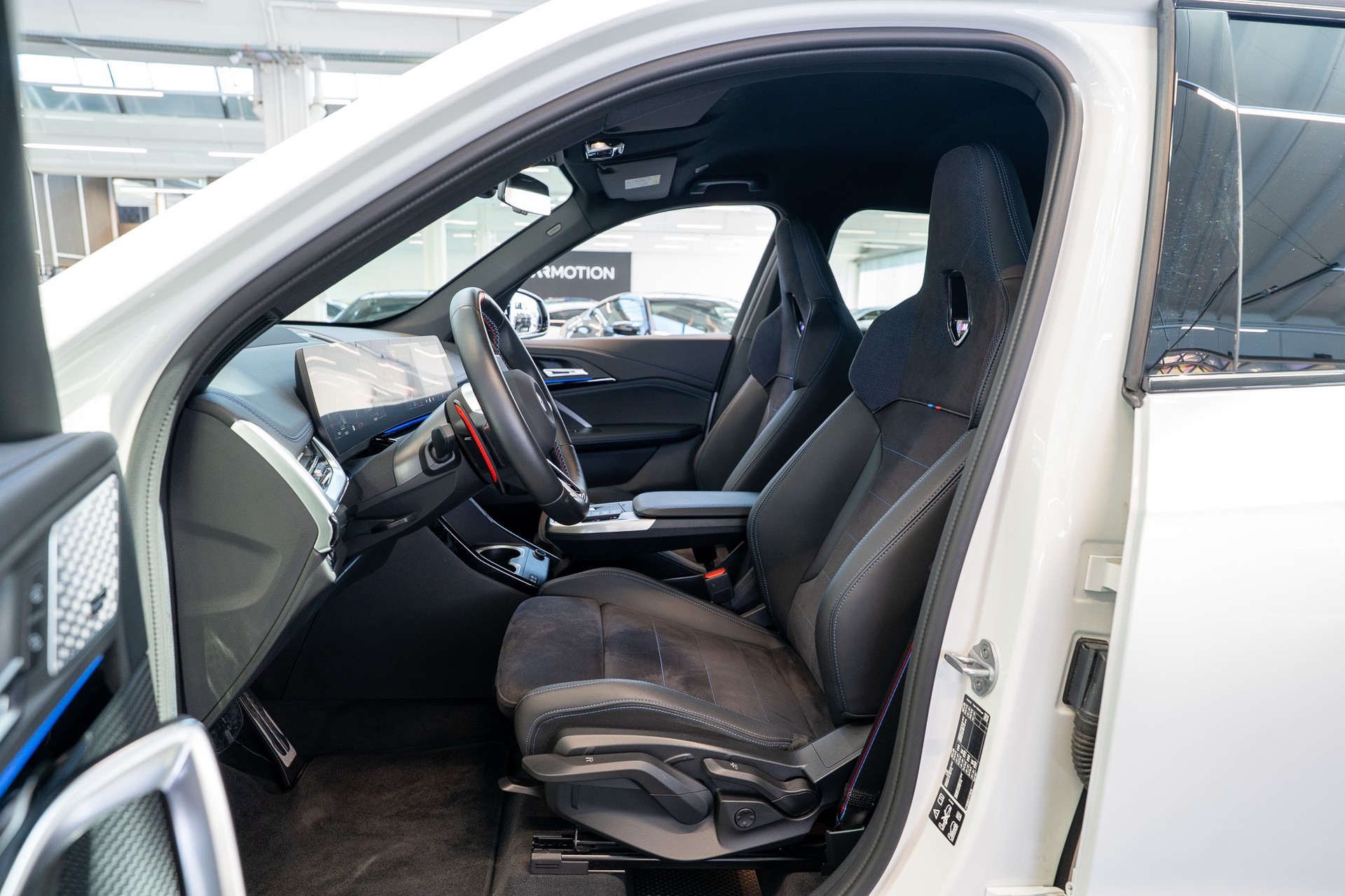 BMW X1 M35i M Sport Pro / Head-Up / Harman Kardon Sound / 360° Kamera-image-9