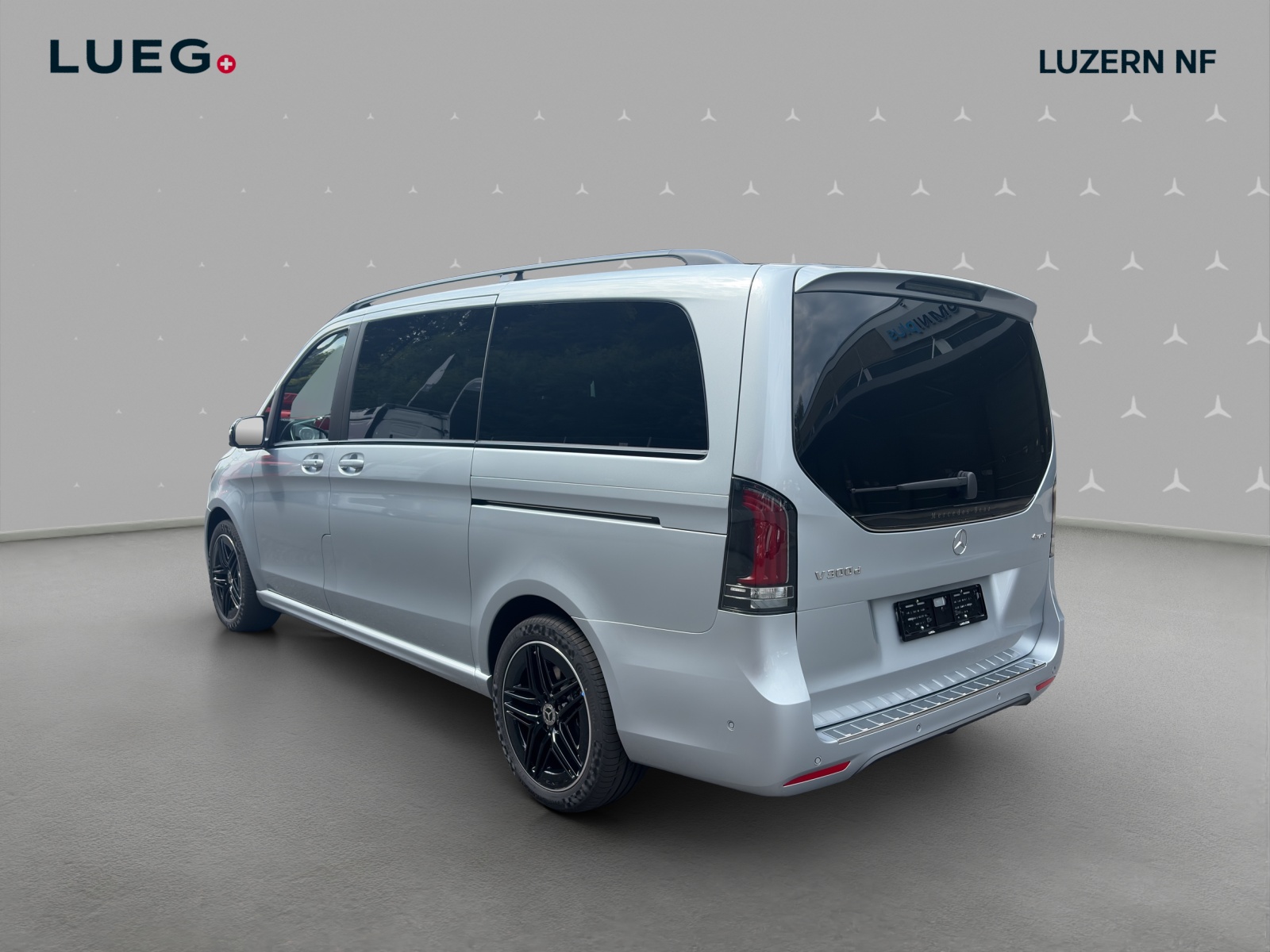 MERCEDES-BENZ V 300 d lang 4Matic Swiss Edition 9G-Tronic-image-2
