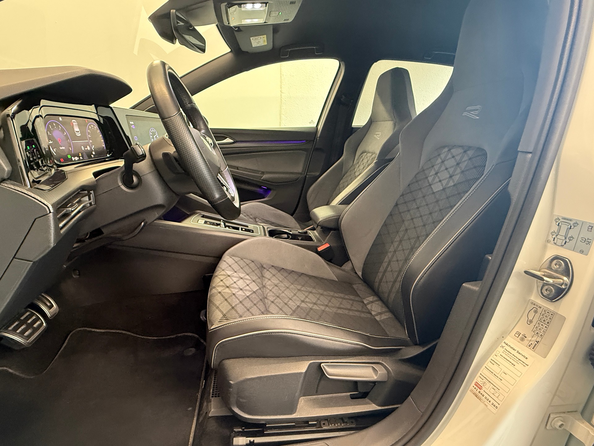 VW Golf 1.5 eTSI mHEV ACT R-Line DSG Ab 290.- pro Monat-image-9