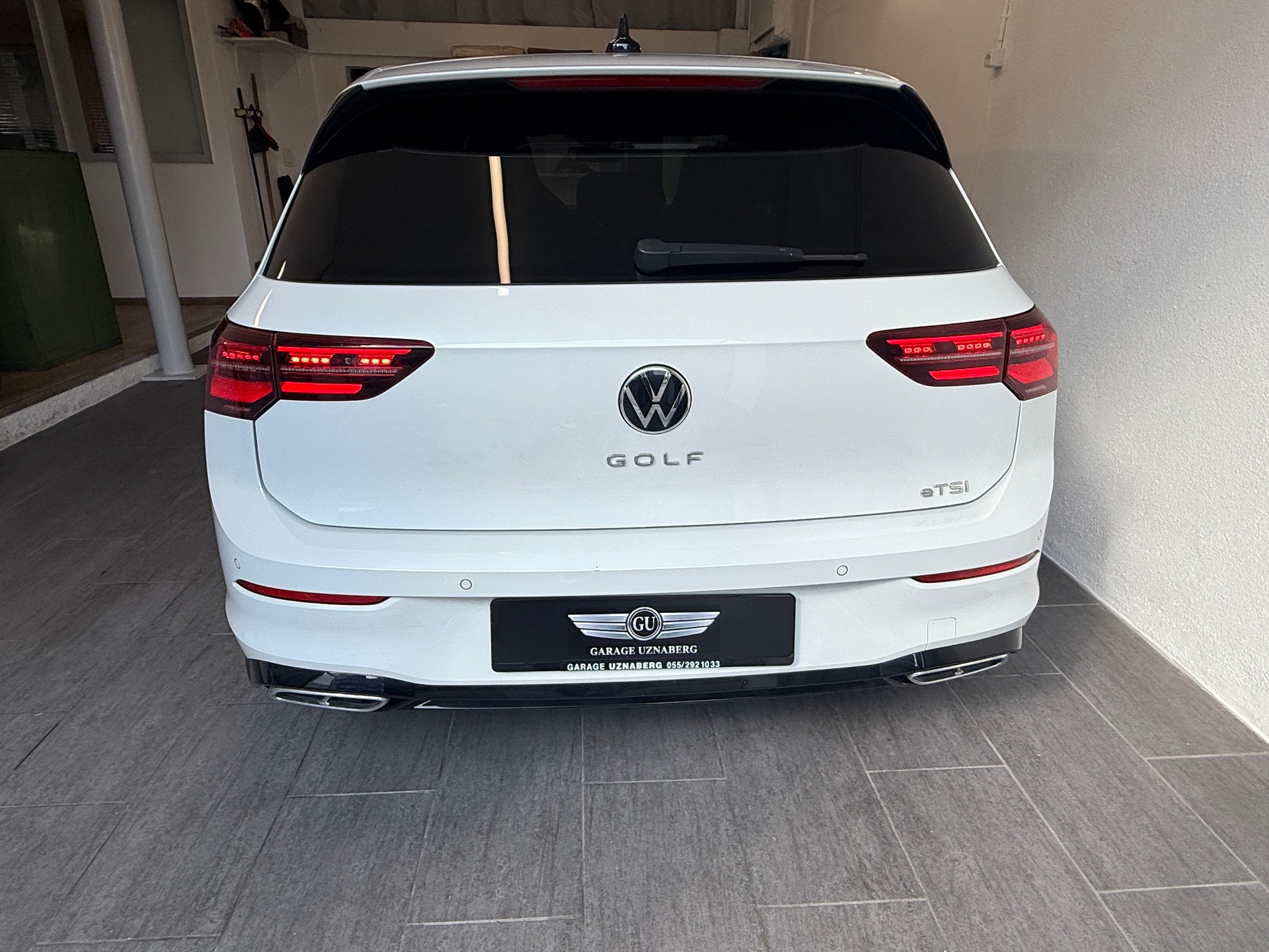 VW Golf 1.5 eTSI mHEV ACT R-Line DSG Ab 290.- pro Monat-showroom-element-3