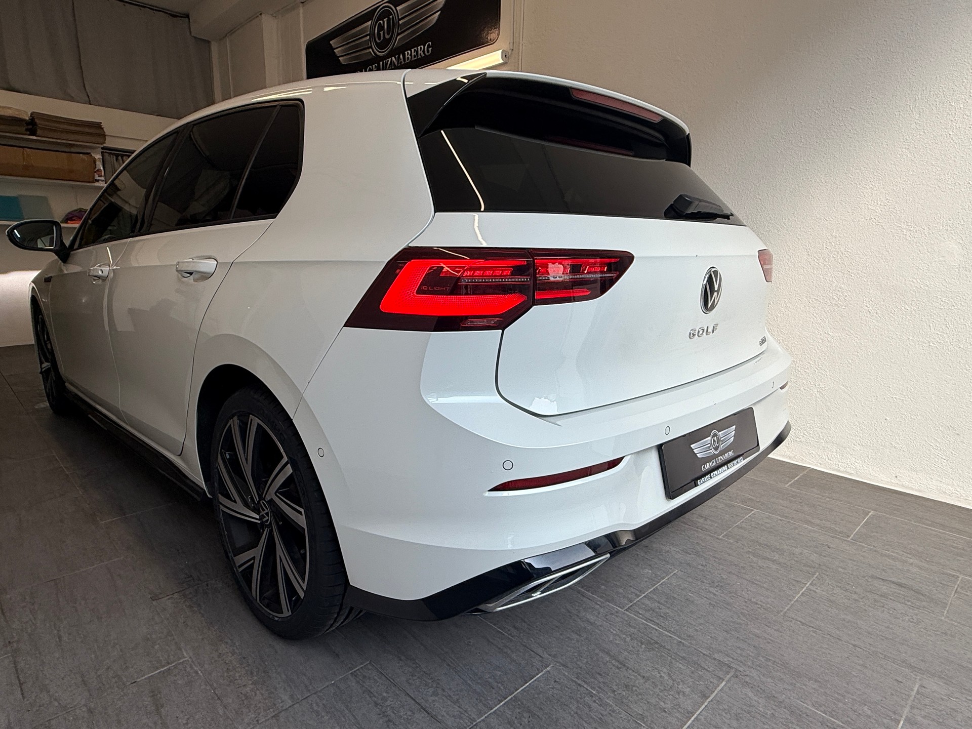 VW Golf 1.5 eTSI mHEV ACT R-Line DSG Ab 290.- pro Monat-showroom-element-2