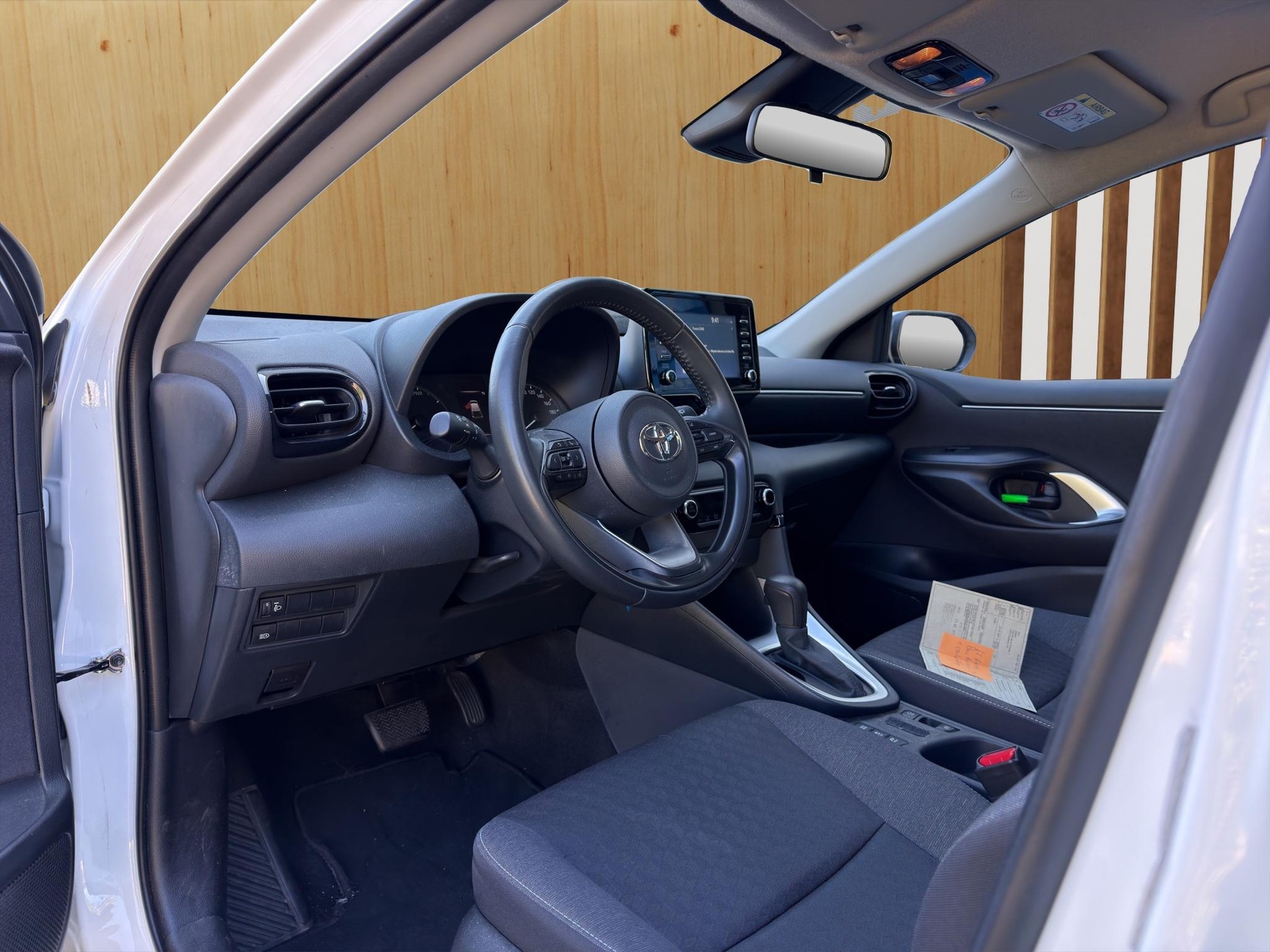 TOYOTA Yaris 1.5 VVT-i HSD Comfort-image-8