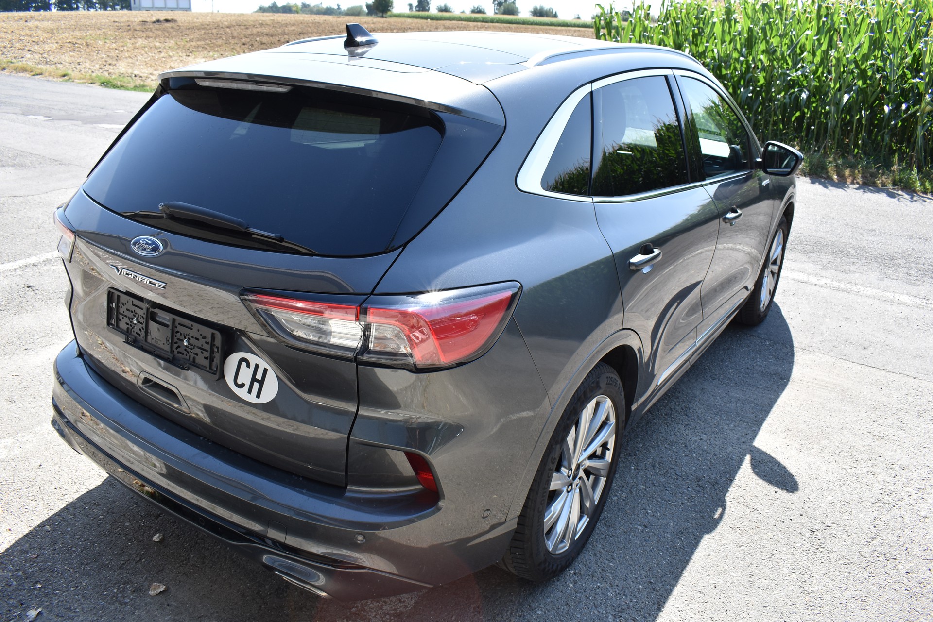 FORD Kuga 2.5 FHEV Vignale FWD-image-4