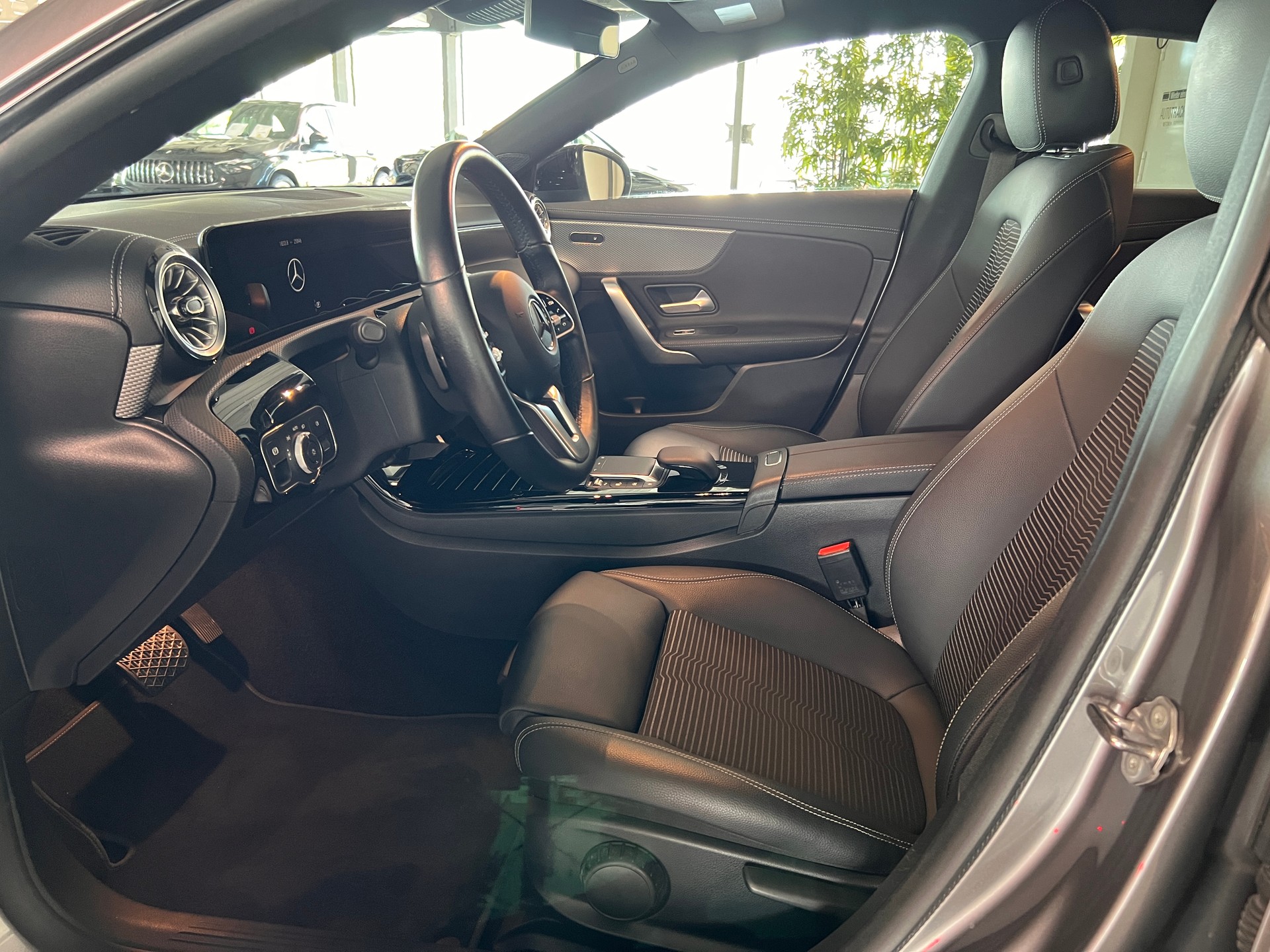 MERCEDES-BENZ CLA 250 4Matic Swiss Star 7G-DCT-image-8