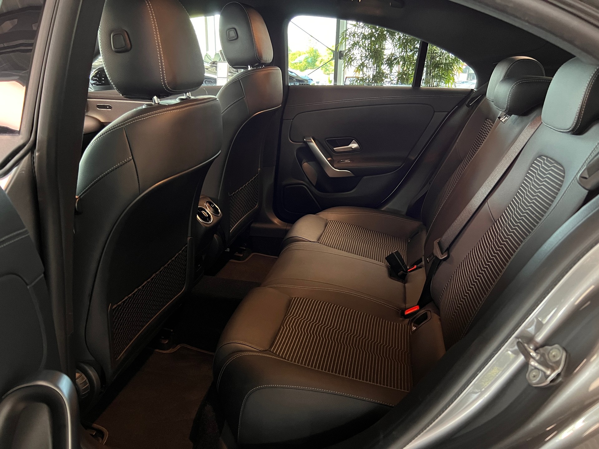 MERCEDES-BENZ CLA 250 4Matic Swiss Star 7G-DCT-image-7