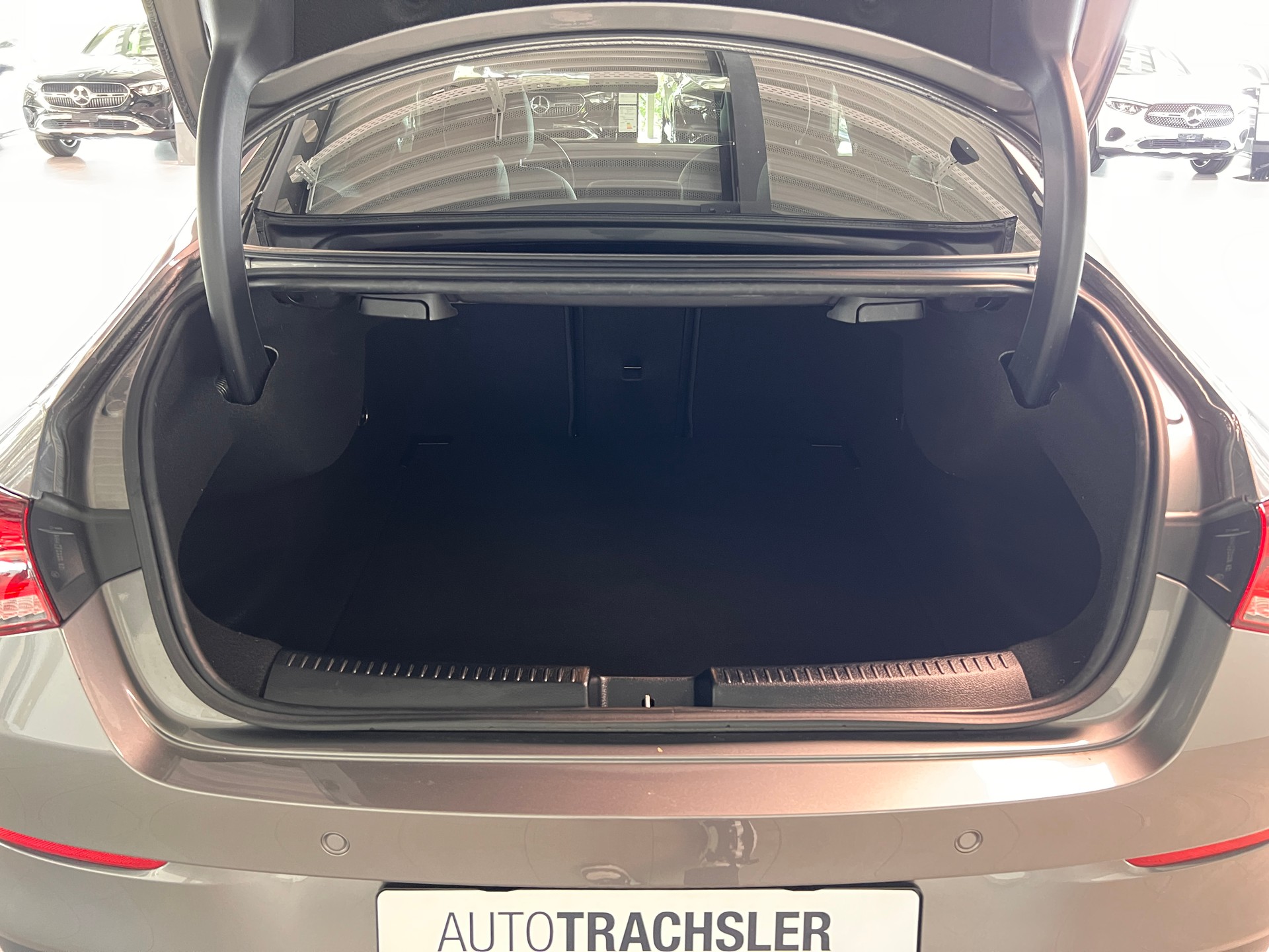 MERCEDES-BENZ CLA 250 4Matic Swiss Star 7G-DCT-image-6