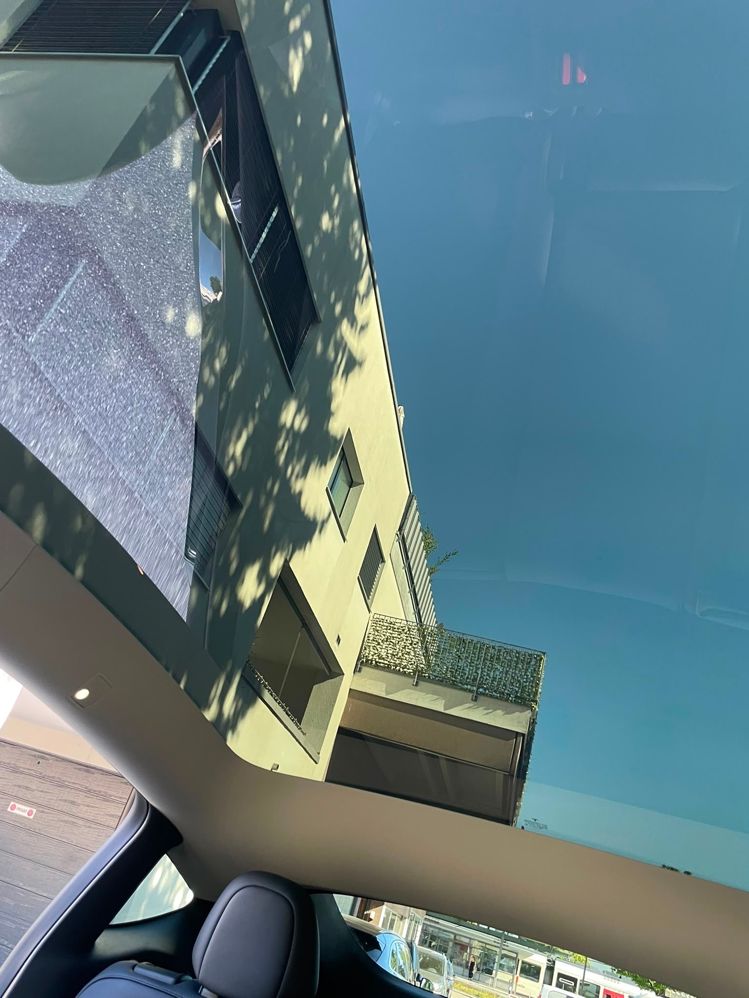 TESLA Model Y Performance SOH 92% All Black 514 km (WLTP) 534PS Made in Berlin Werksgarantie-image-9