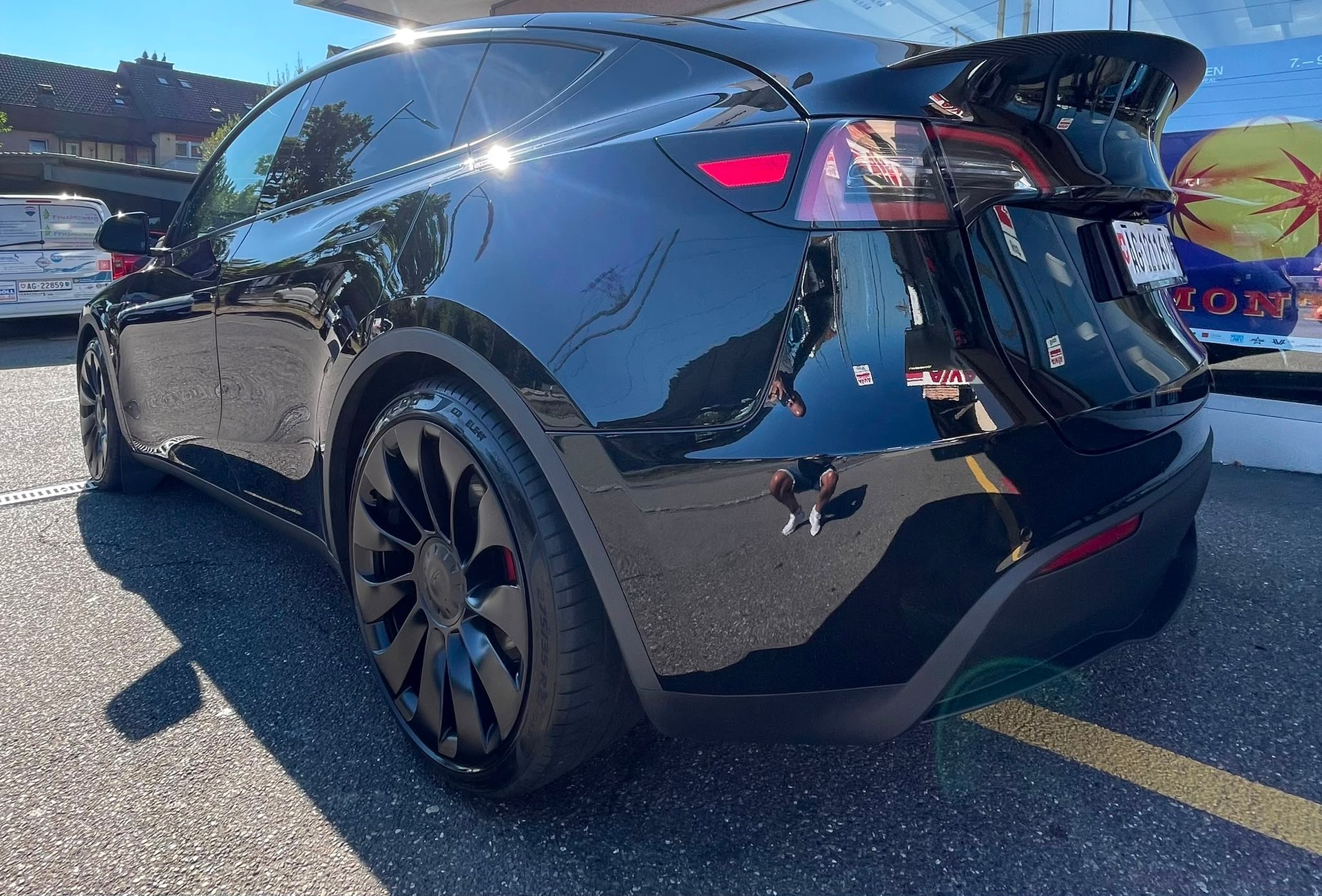 TESLA Model Y Performance SOH 92% All Black 514 km (WLTP) 534PS Made in Berlin Werksgarantie-image-3