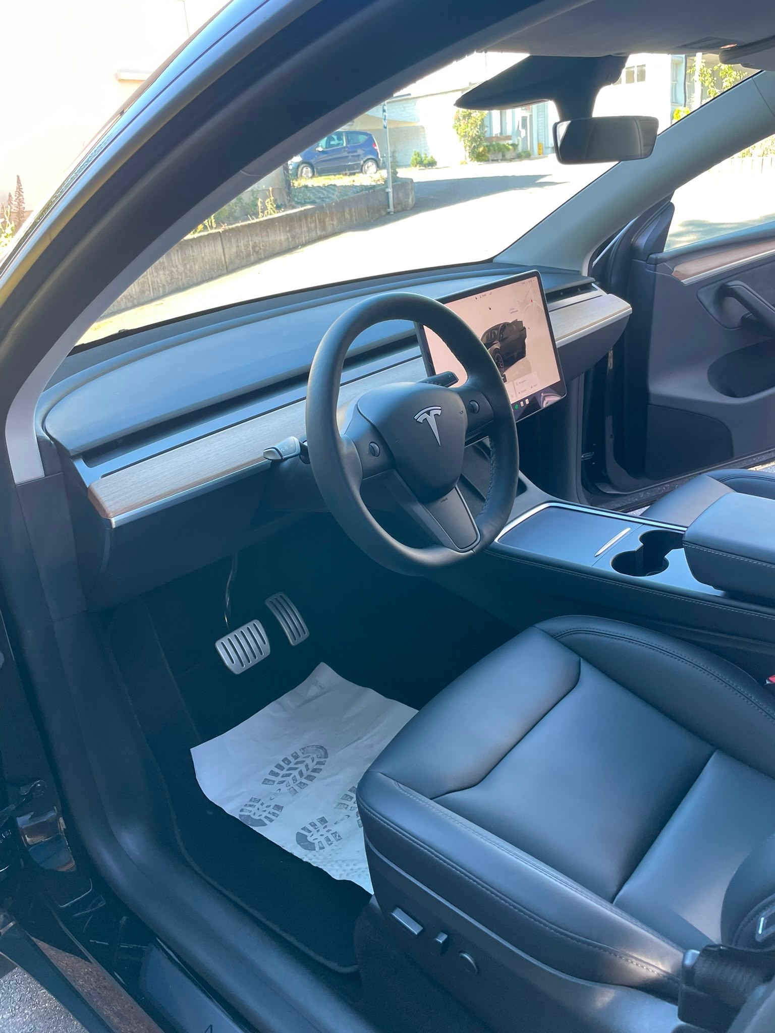 TESLA Model Y Performance SOH 92% All Black 514 km (WLTP) 534PS Made in Berlin Werksgarantie-image-11