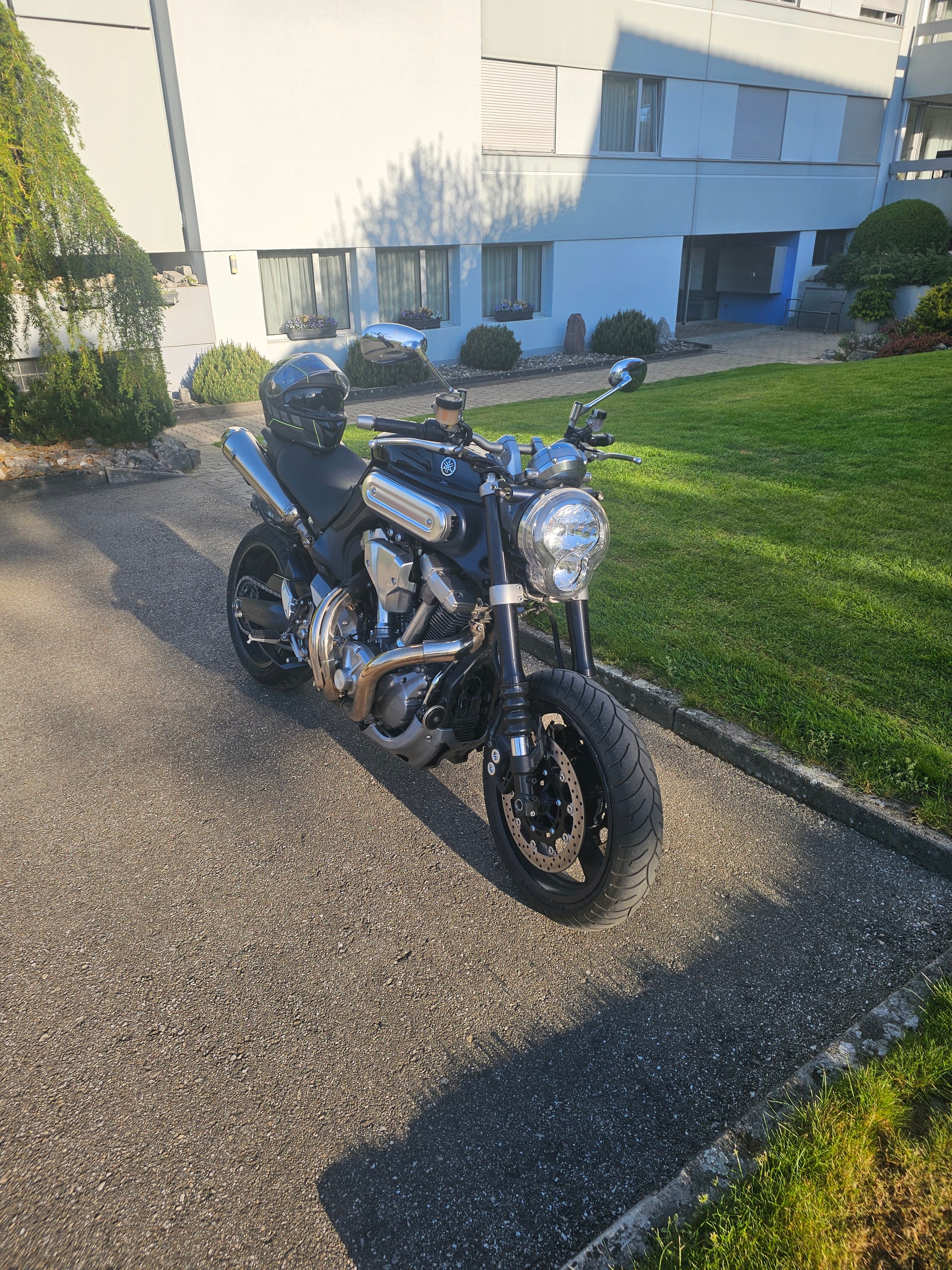YAMAHA MT-01-image-0