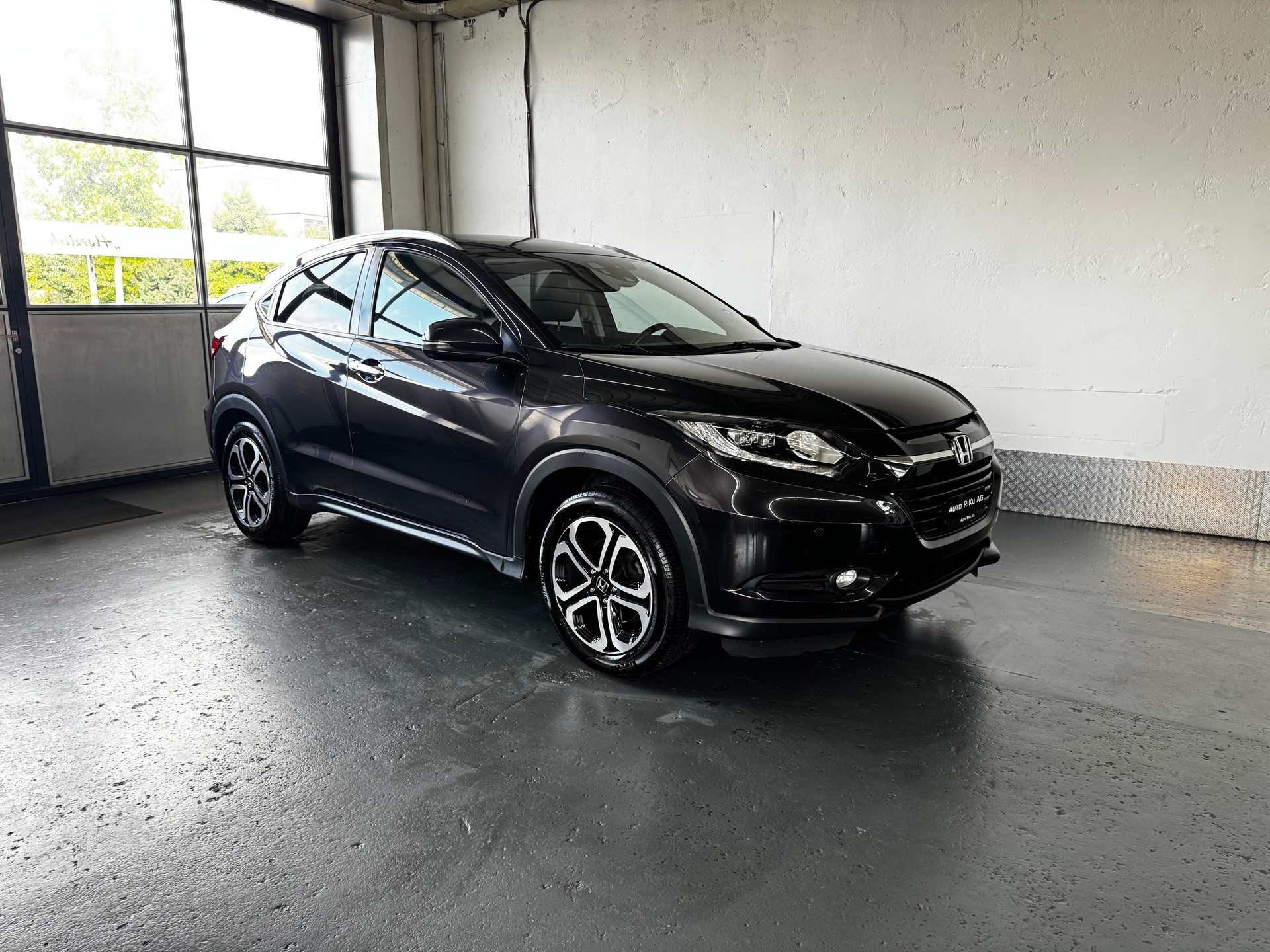 HONDA HR-V 1.5i-VTEC Executive CVT-showroom-element-1