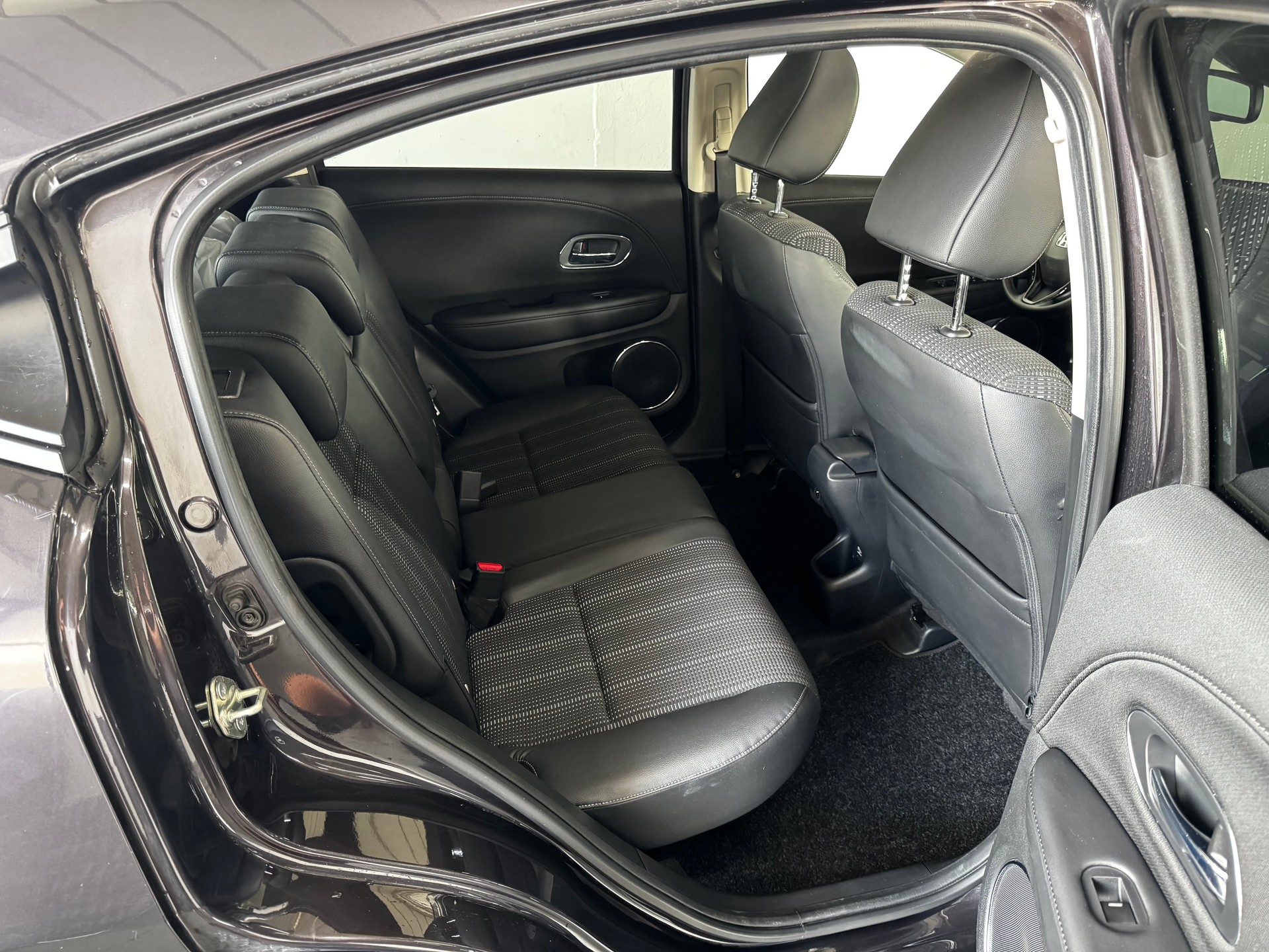 HONDA HR-V 1.5i-VTEC Executive CVT-image-22