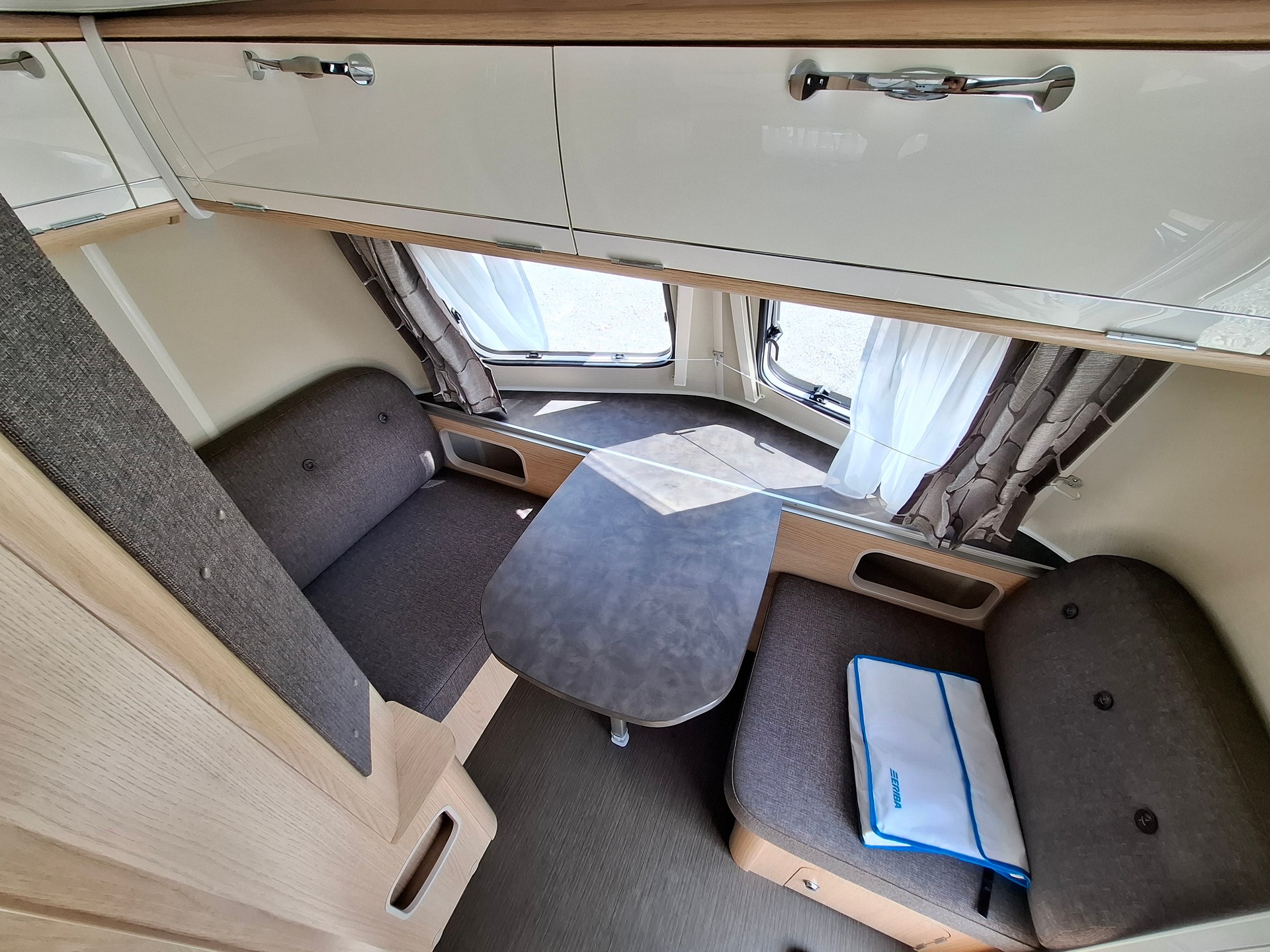 ERIBA Troll 542 GT - Kultwohnwagen mit Längsbett!-image-9